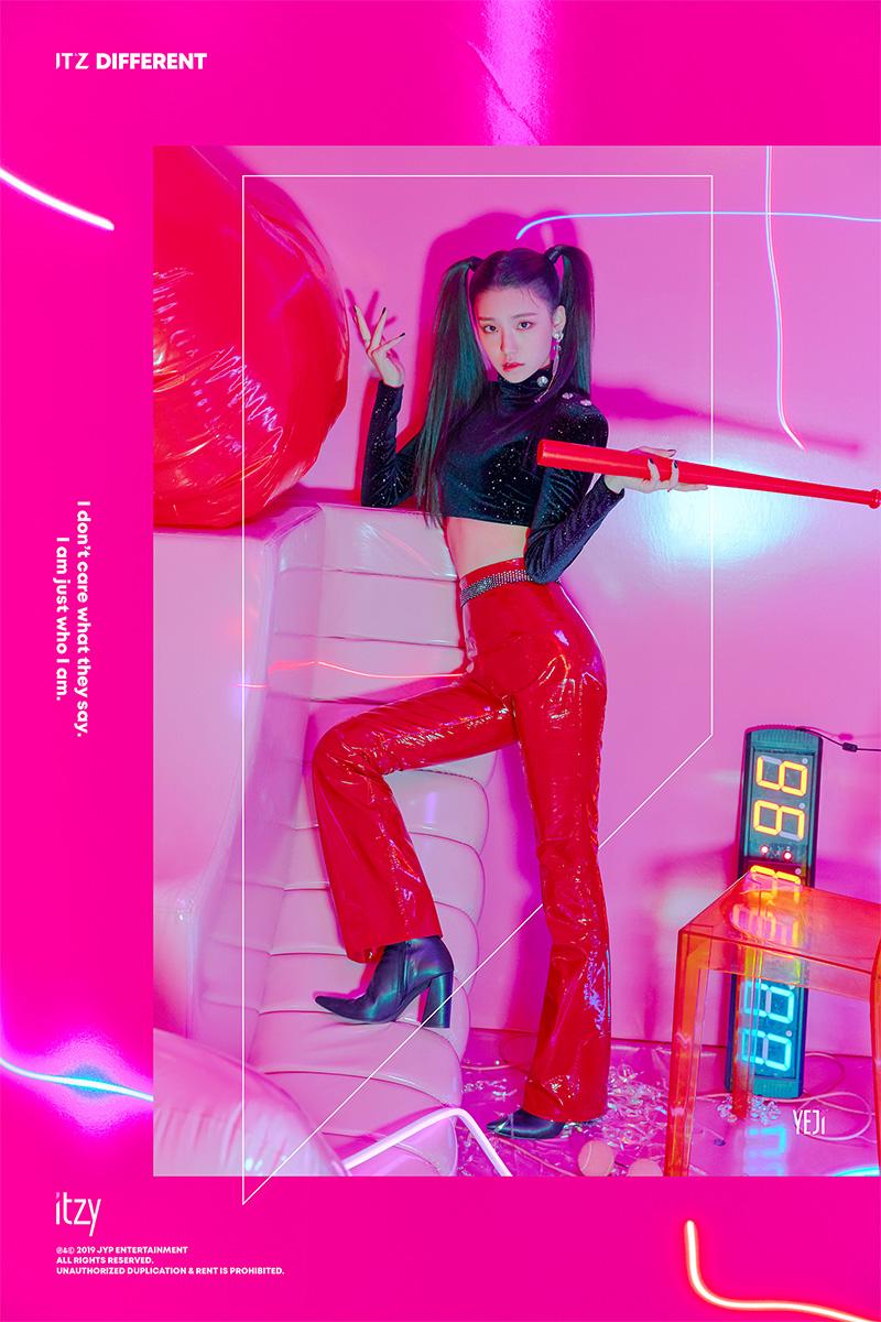 JYP Unveils Teaser Image for ITZY's Yeji