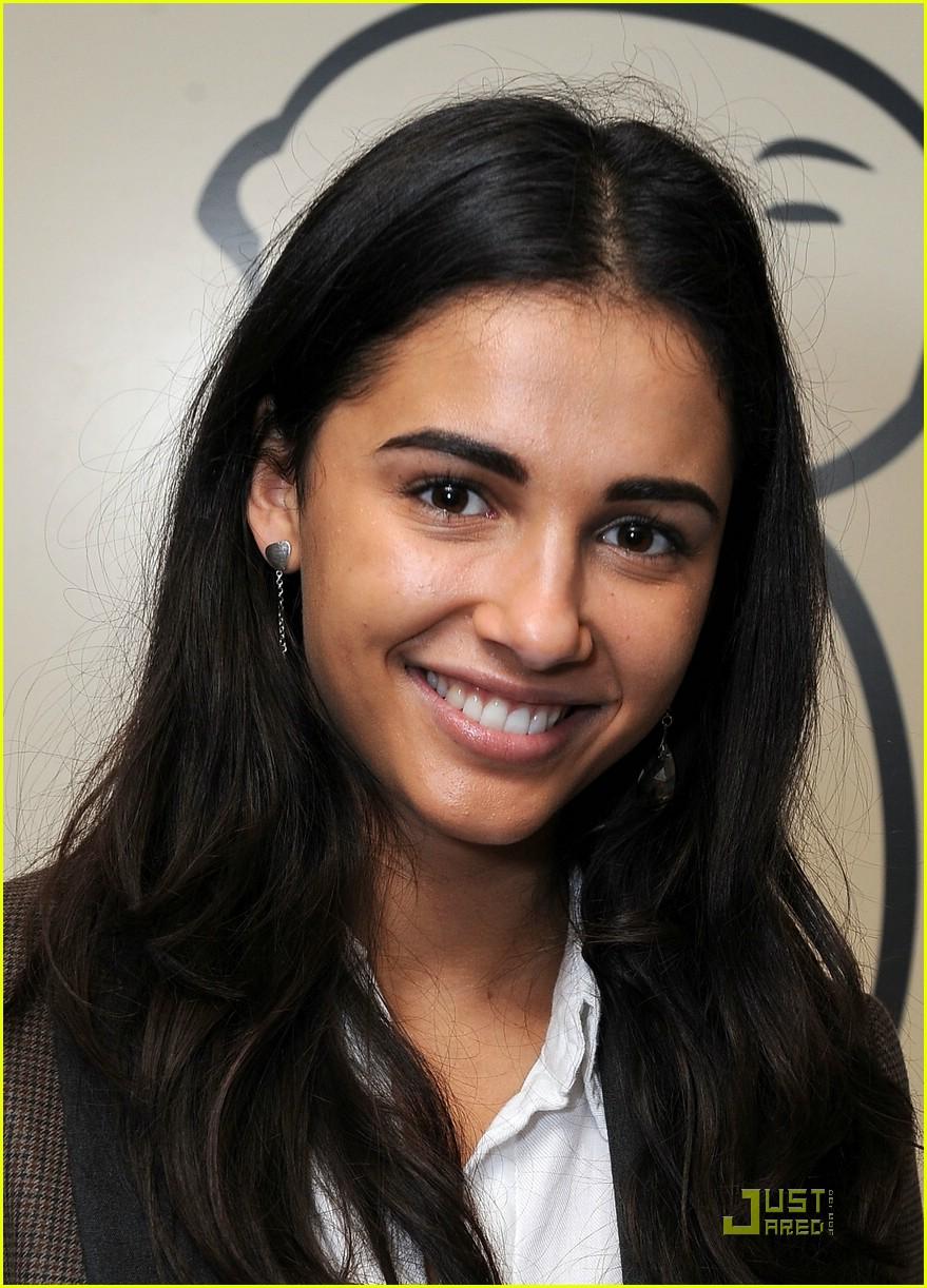 879x1222px 270.38 KB Naomi Scott