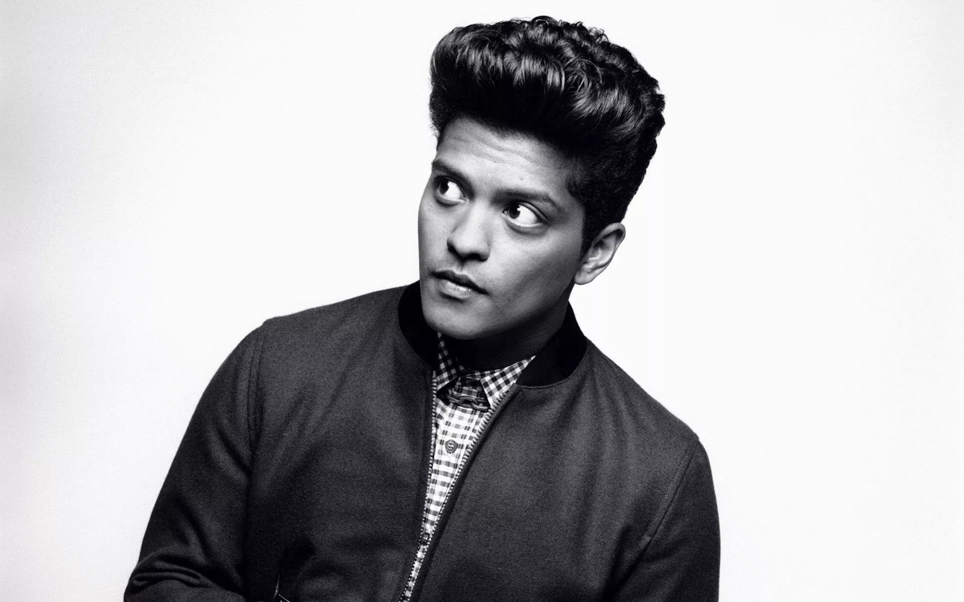 Bruno Mars HD Wallpaper and Background Image
