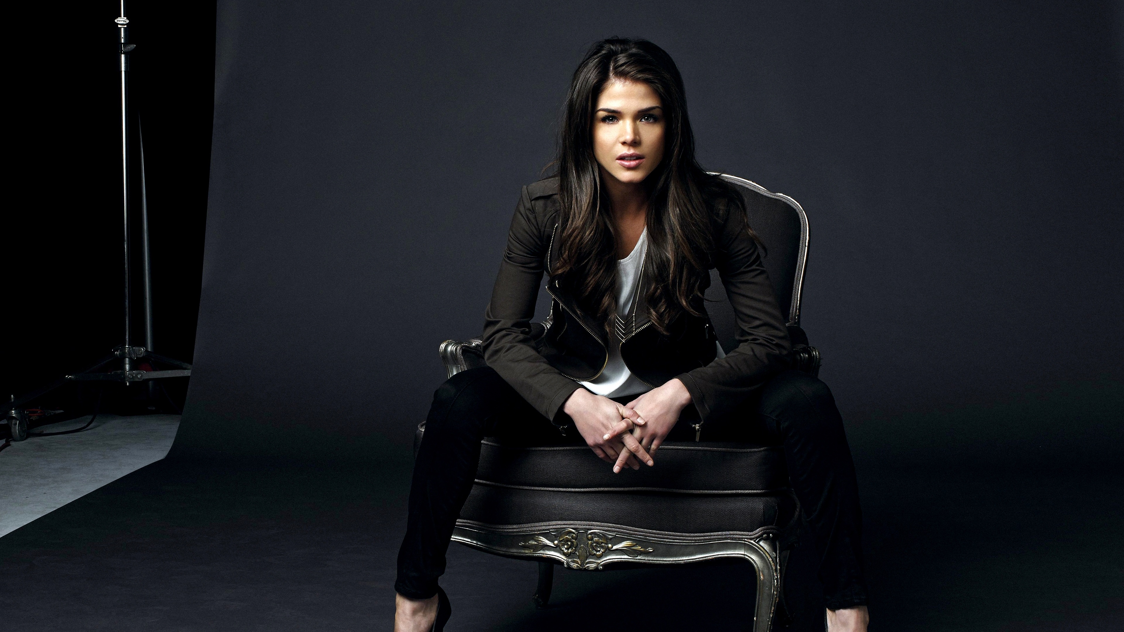 Marie Avgeropoulos 01 1080x1920 IPhone 8 7 6 6S Plus Wallpaper