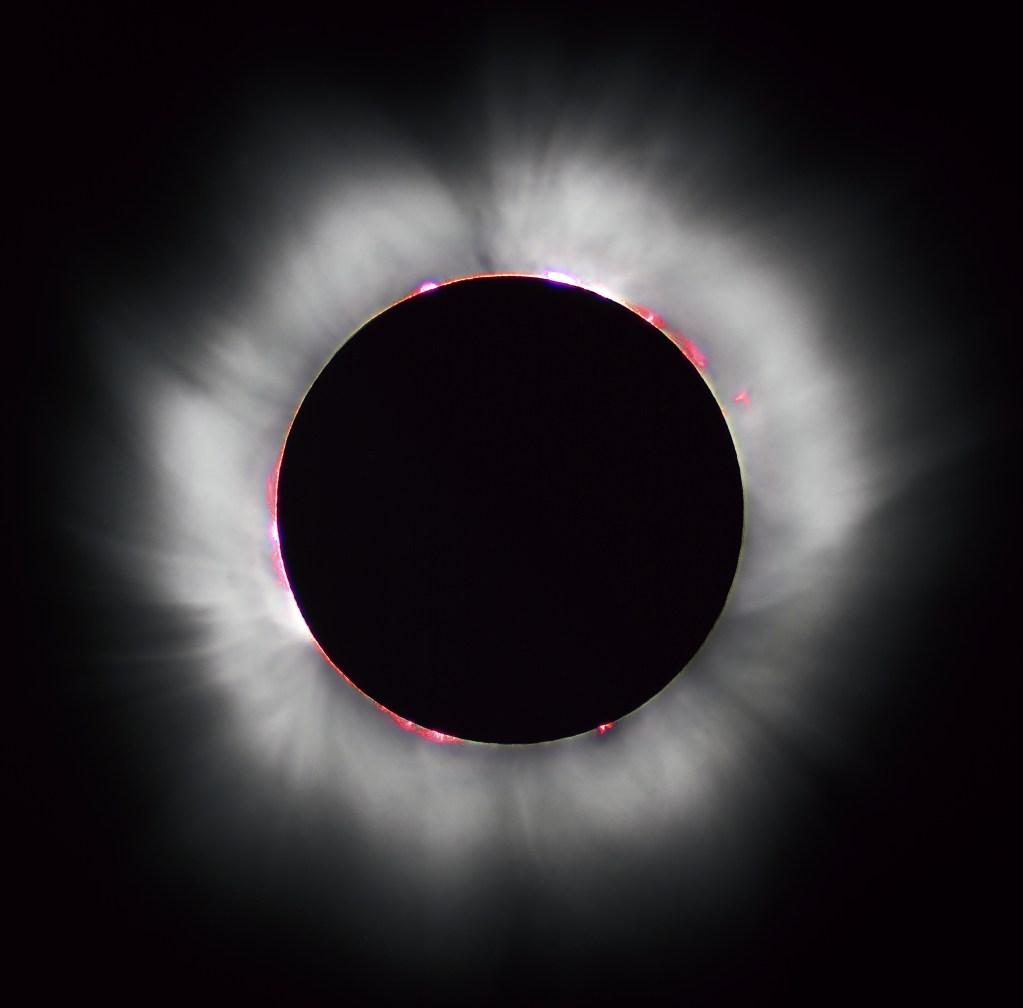 Make the total eclipse last forever with these 25 HD wallpaper
