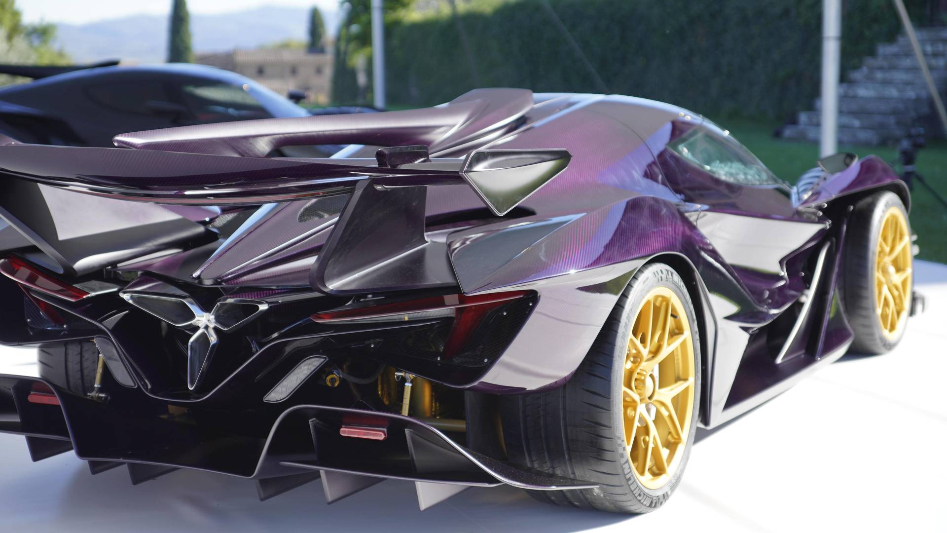 Машина Apollo intensa emozione