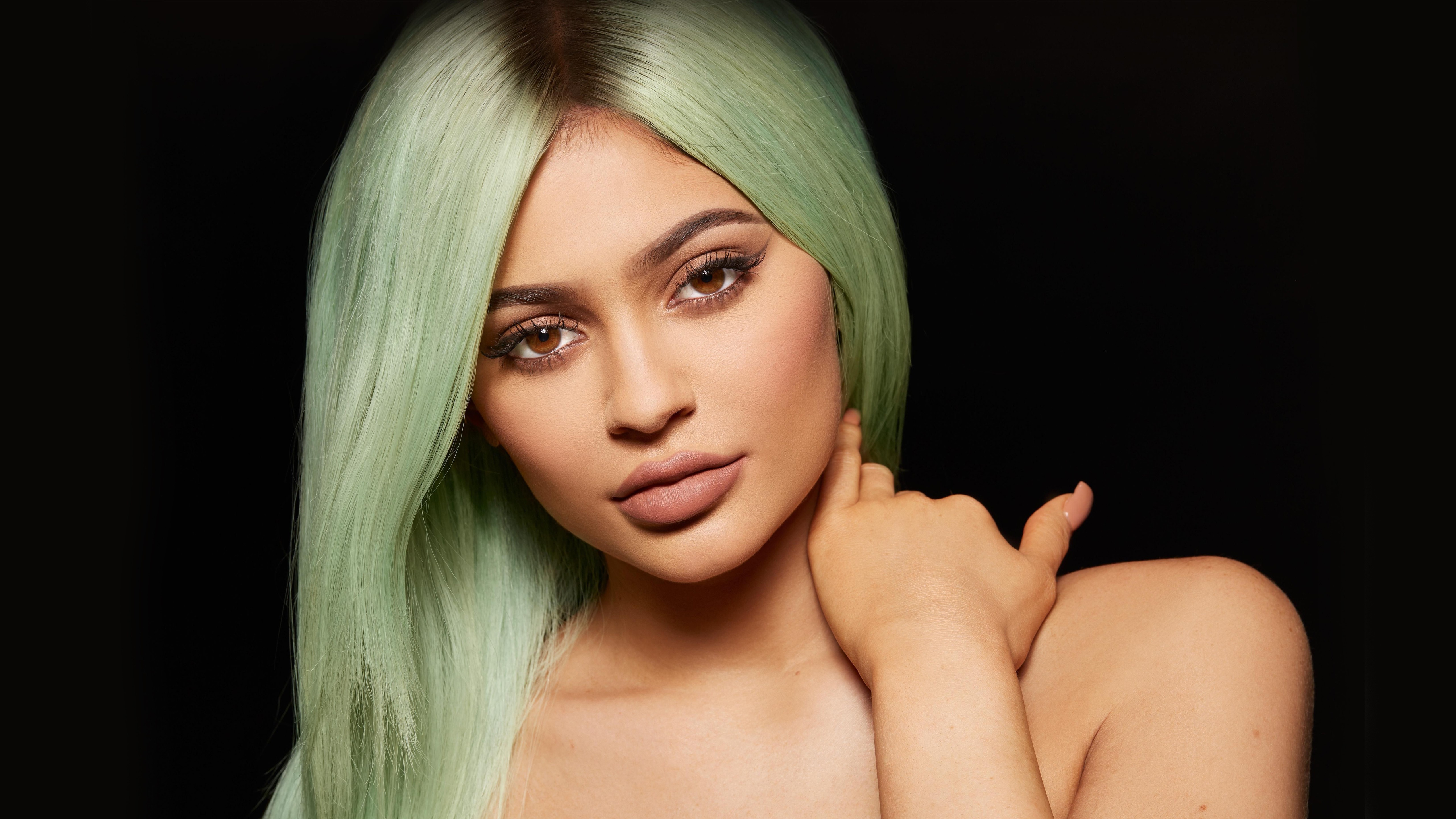 Kylie Jenner Blonde! 5k Retina Ultra HD Wallpaper. Background Image