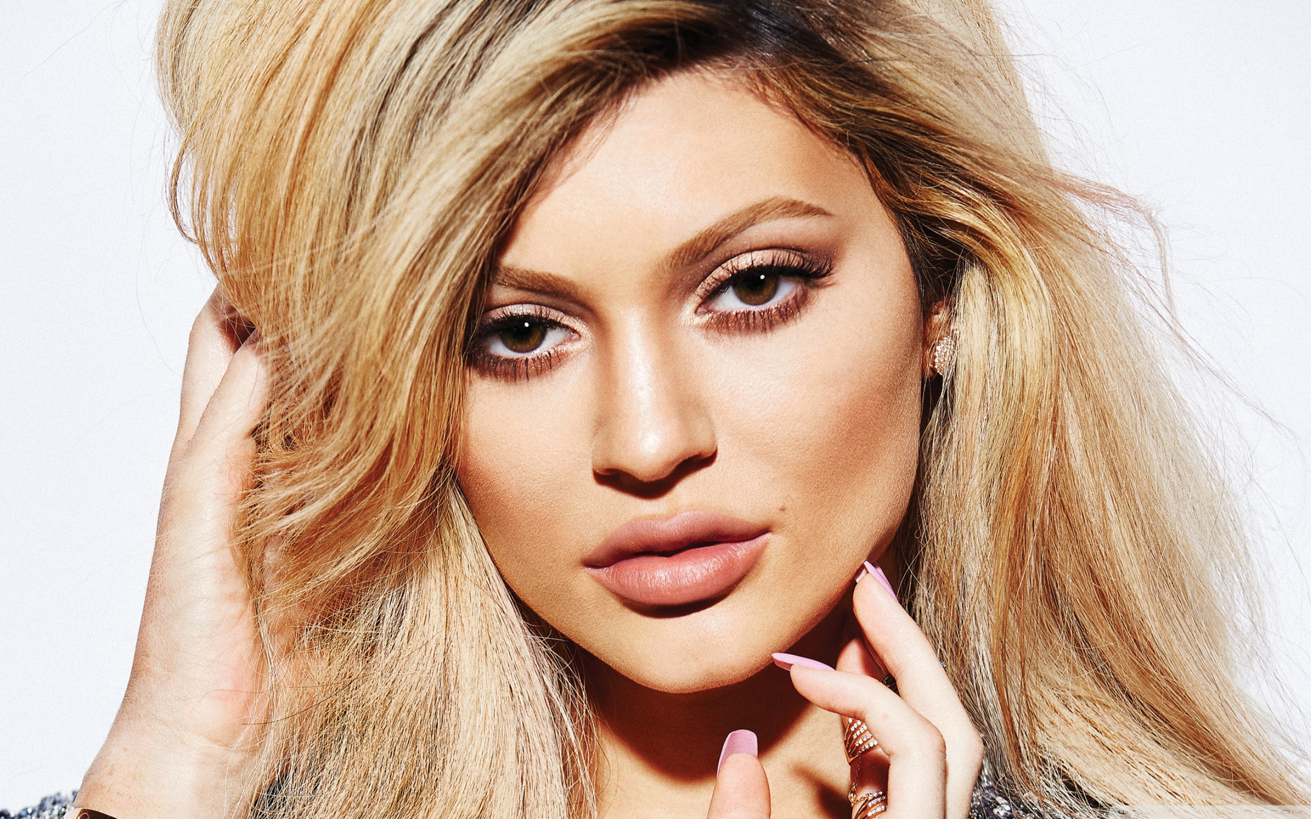 Kylie Jenner Blonde Hair ❤ 4K HD Desktop Wallpaper for 4K Ultra HD