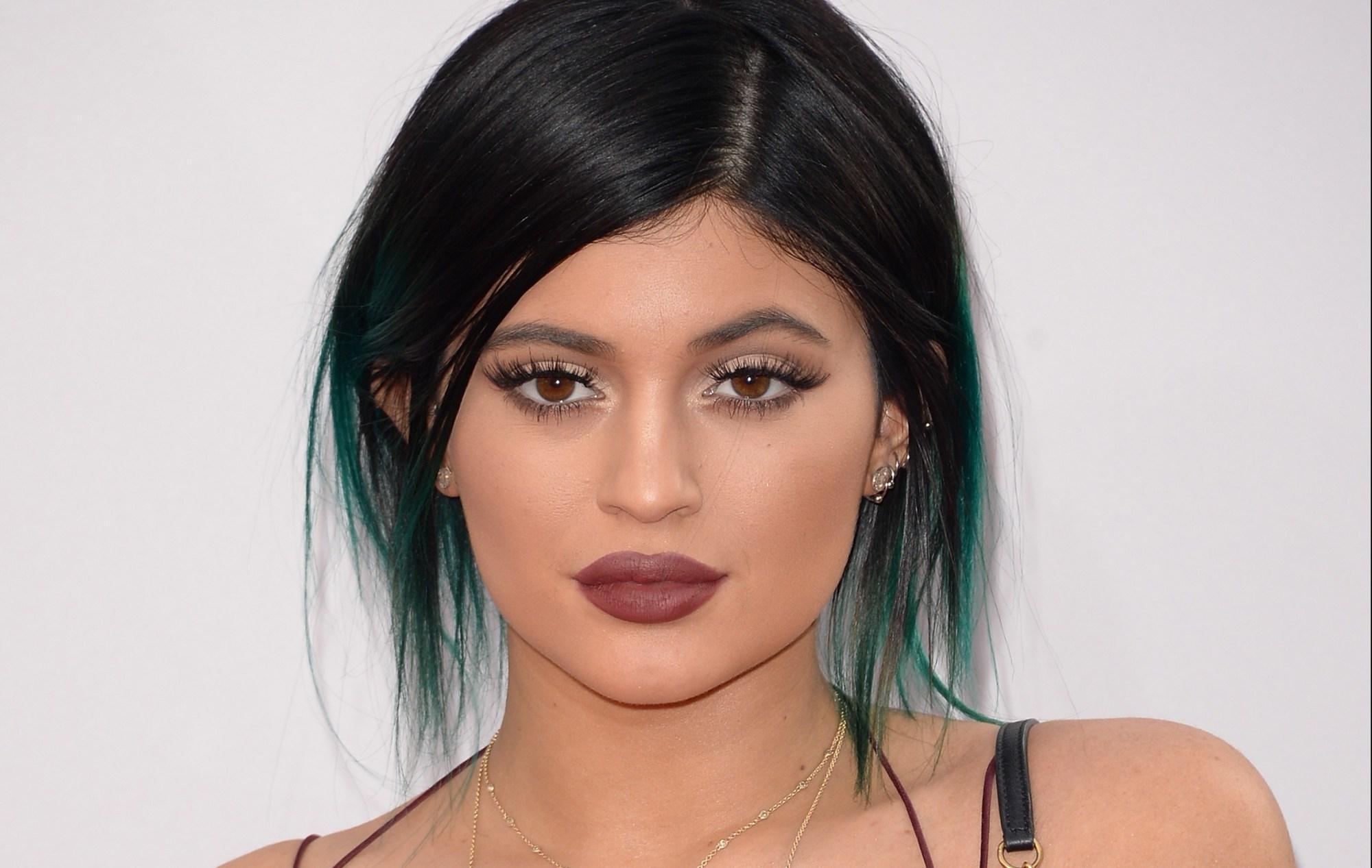 Kylie Lips Wallpaper , Find HD Wallpaper For Free
