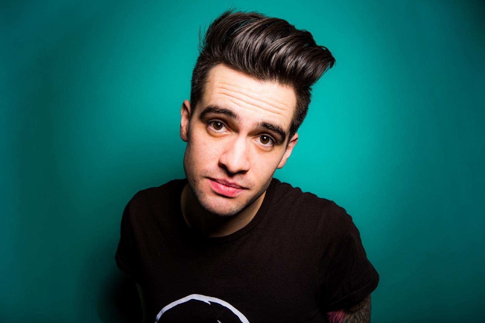 brendonwallpaper2 Bandzzzz (mostly brendon urie) Photo