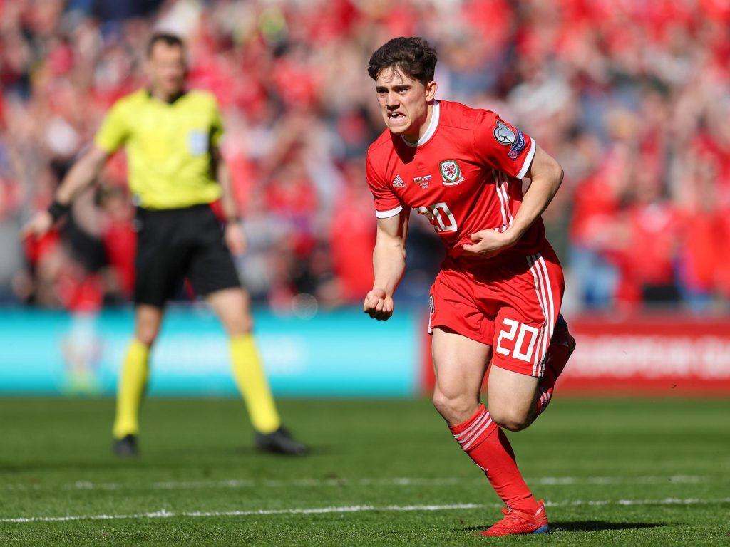Daniel James gives Wales winning start to Euro 2020 qualification
