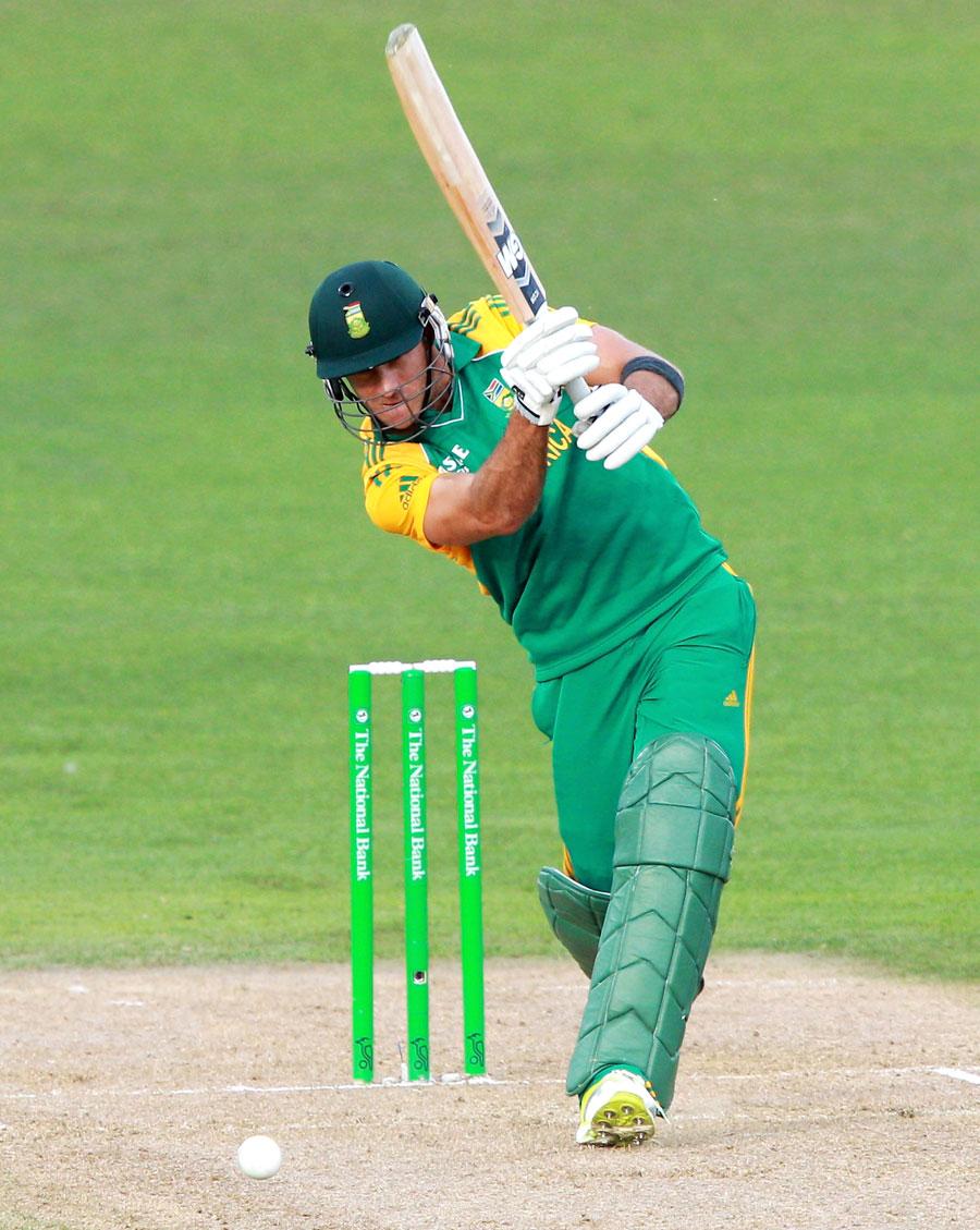 Faf du Plessis drives down the ground. Photo. New Zealand v South