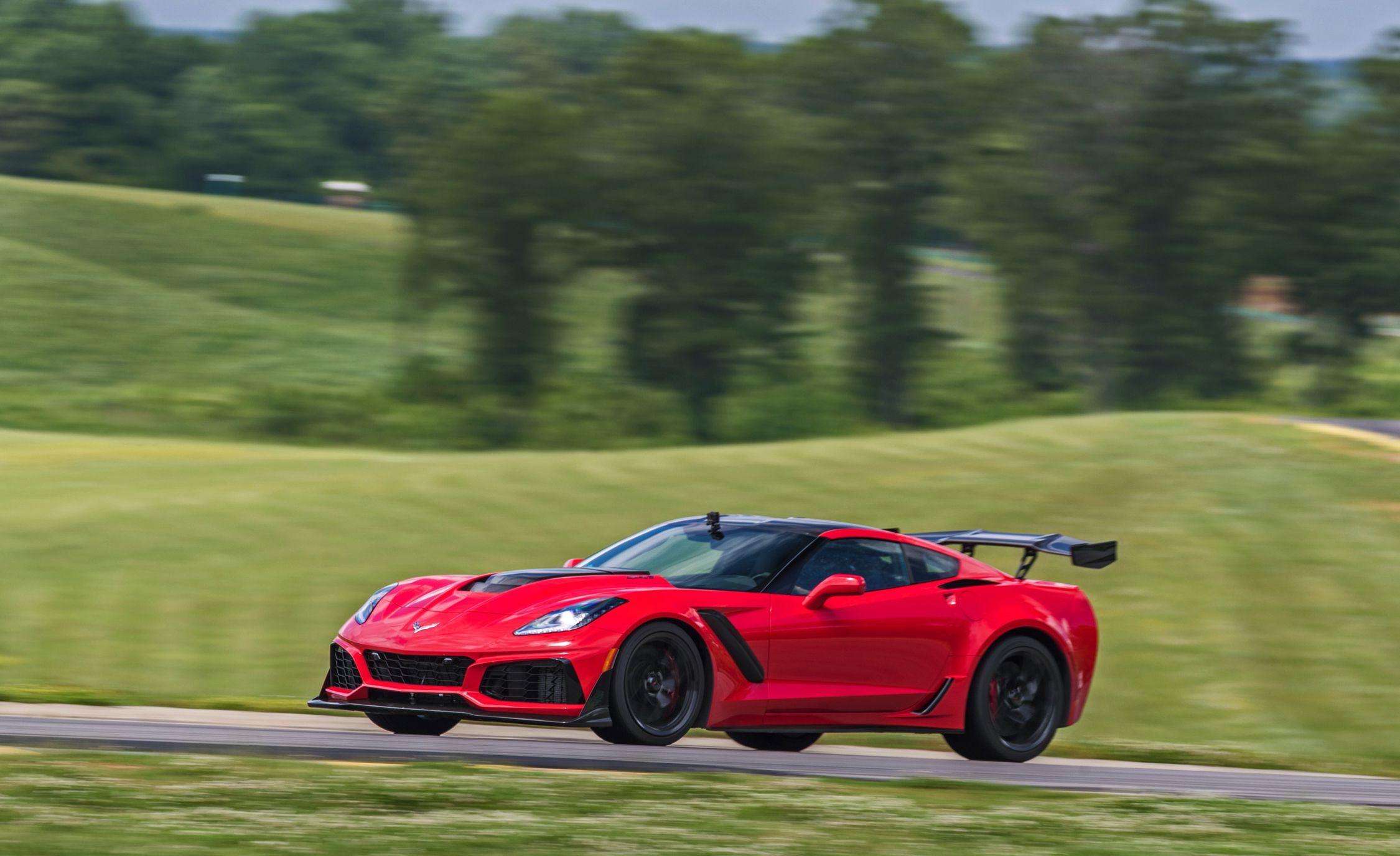 Chevrolet Corvette ZR1 Side Wallpaper