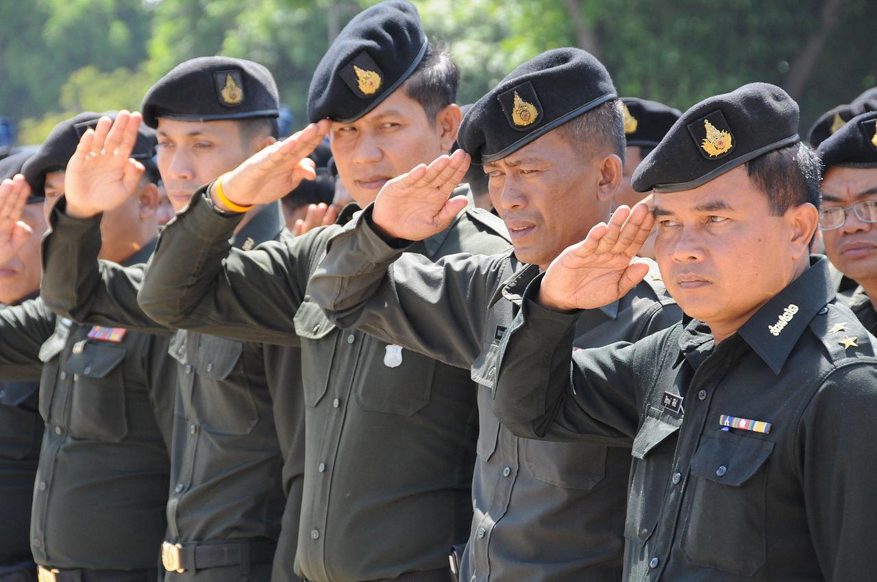 Royal Thai Army Soldiers Salute 080508 A 3376P