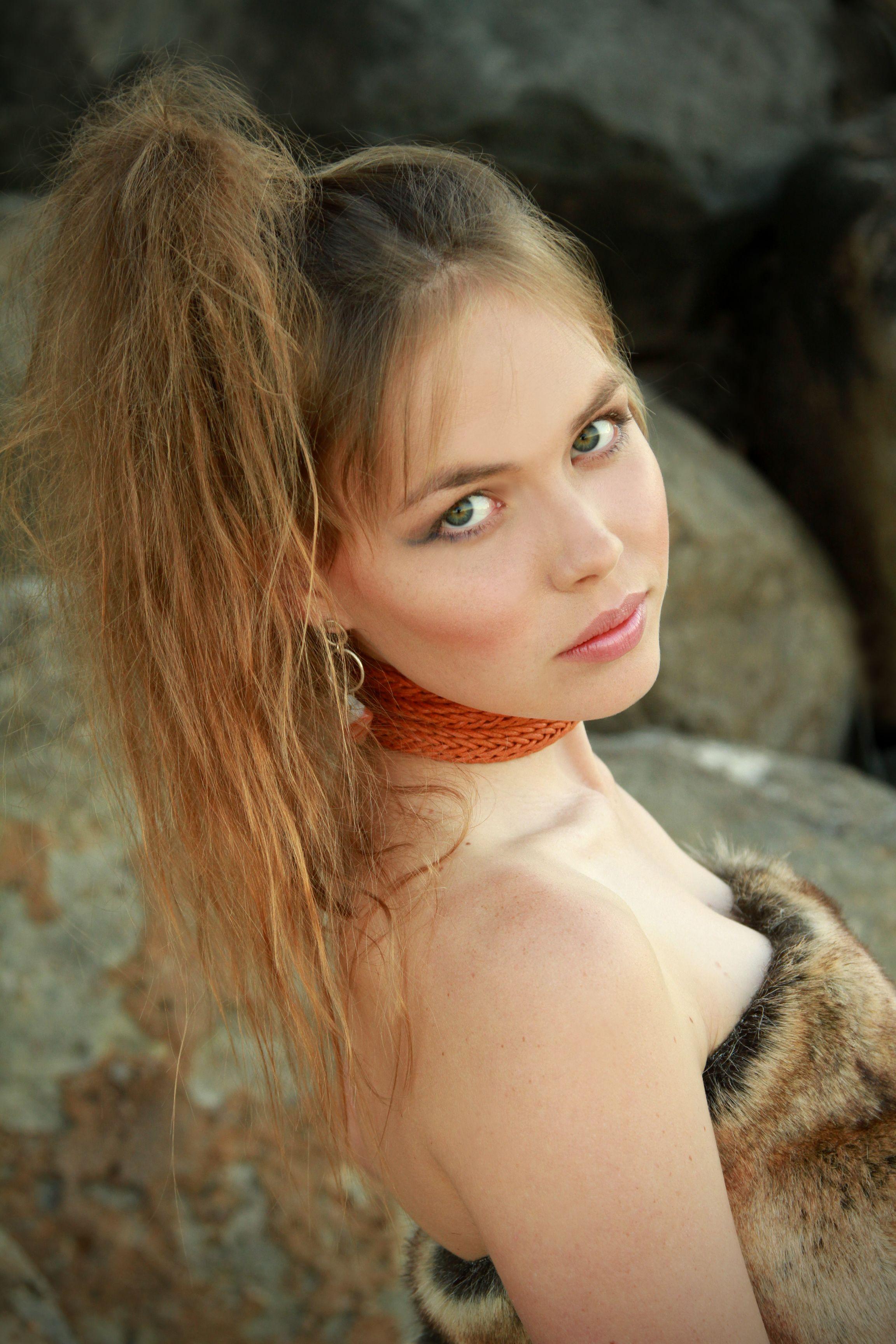 Amazon Look, Lilly Van der Meer, model portfolio. Model Portfolios