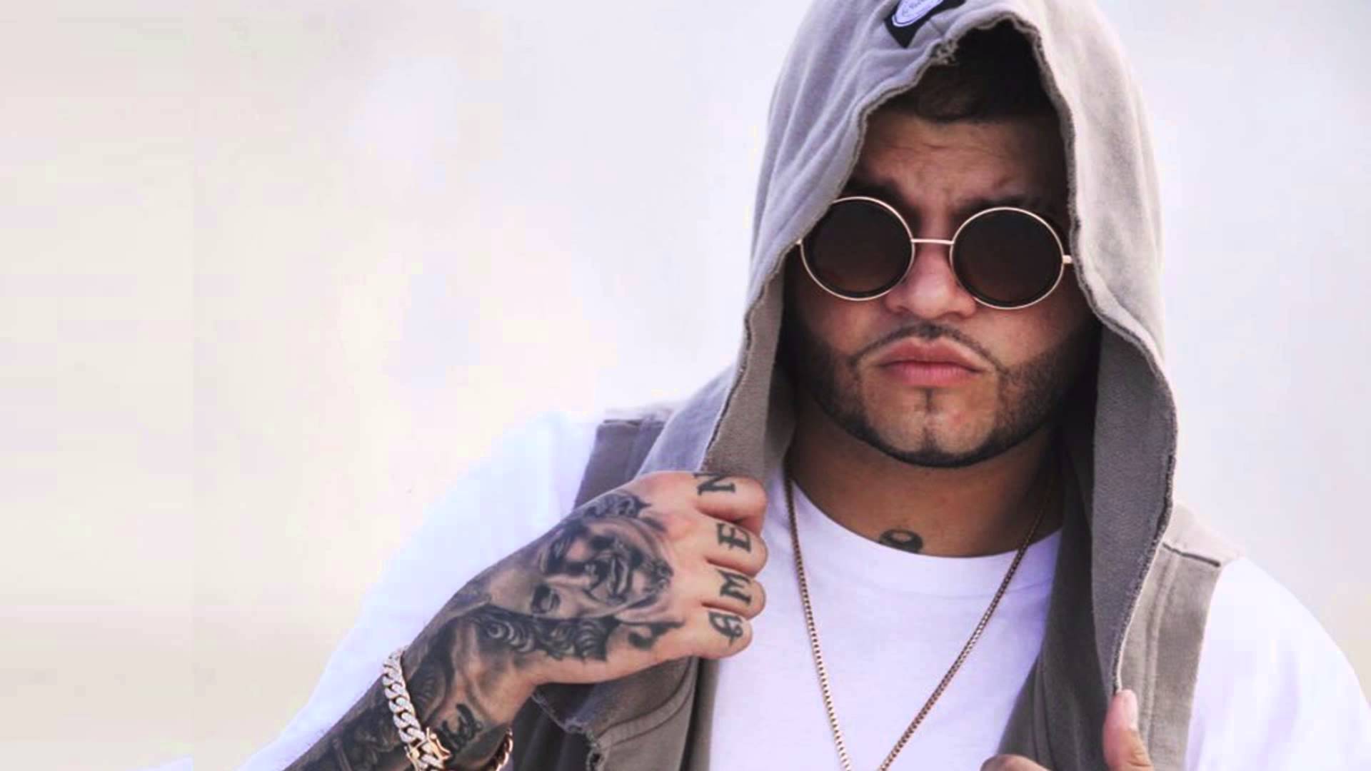 PEDRO CAPÓ Y FARRUKO PRESENTAN EL VIDEO CALMA REMIX Click