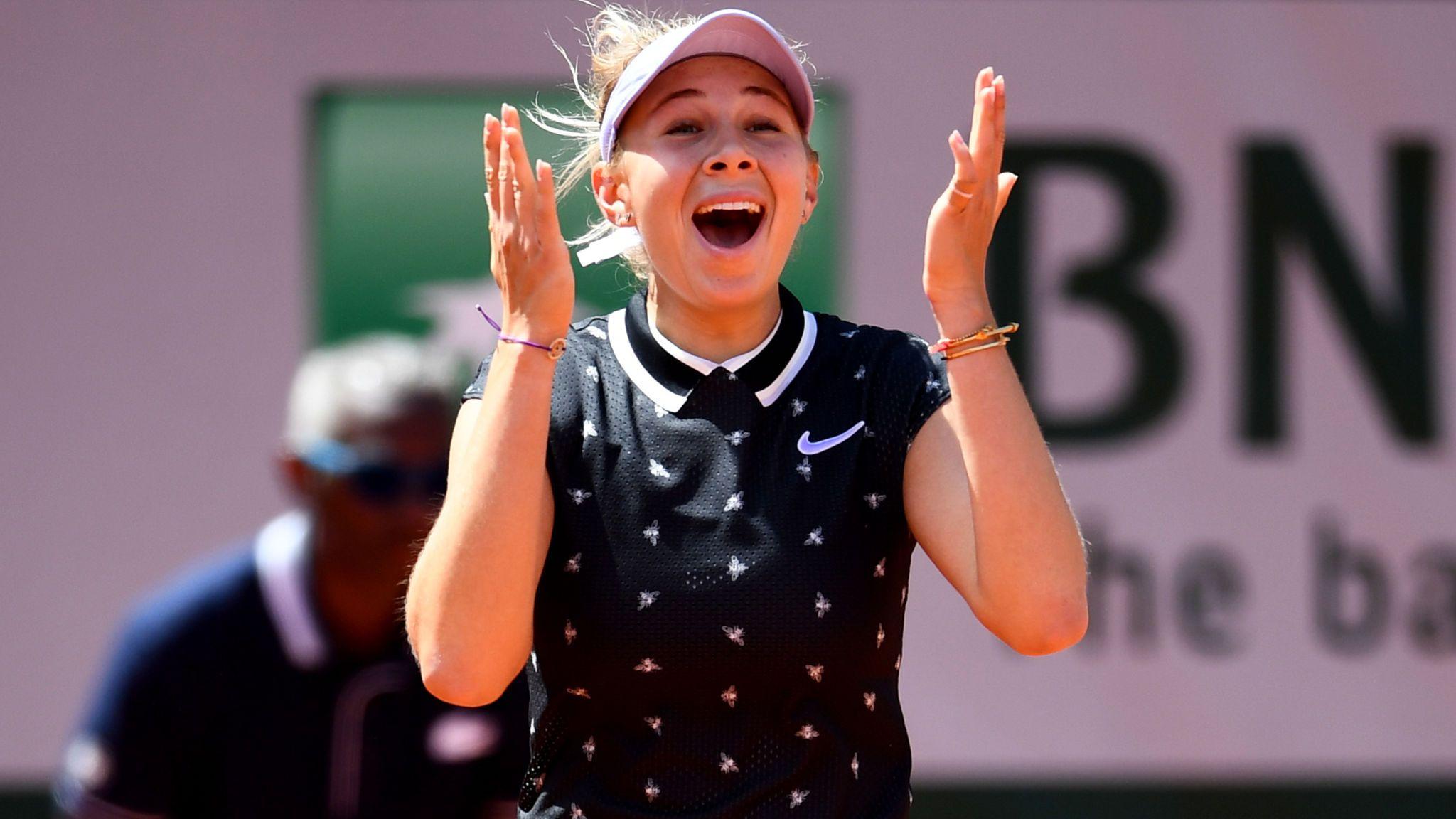 Simona Halep shocked by Amanda Anisimova at French Open. Tennis