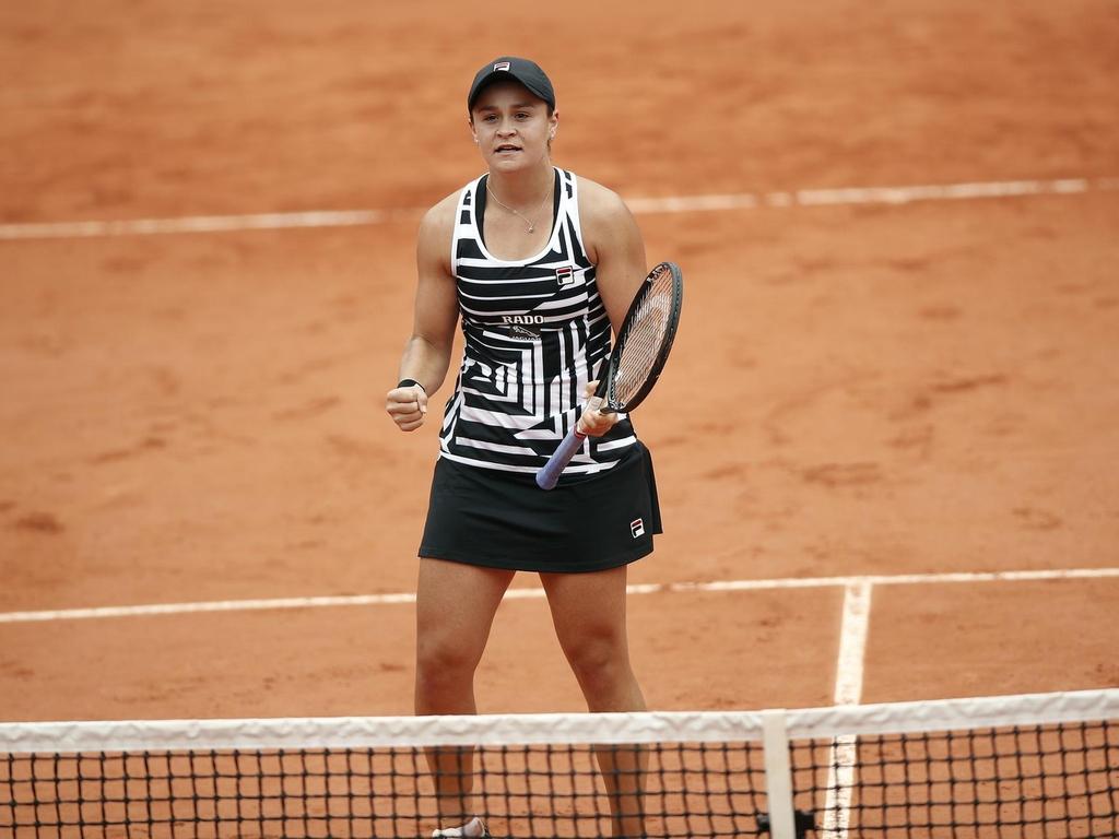 French Open: Marketa Vondrousova shocks Johanna Konta to set up
