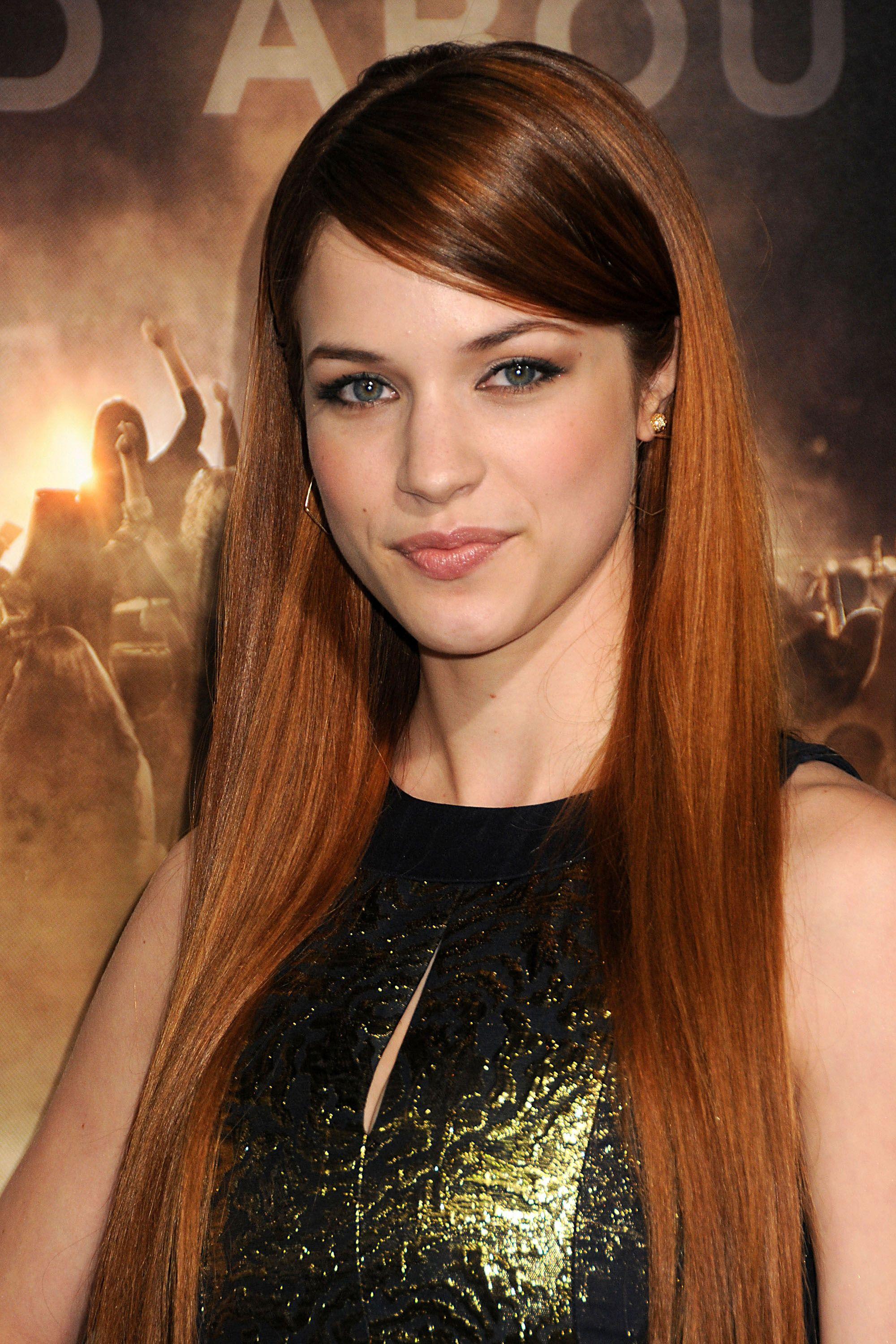 Alexis Knapp shes a red head, im in love. Beautiful People