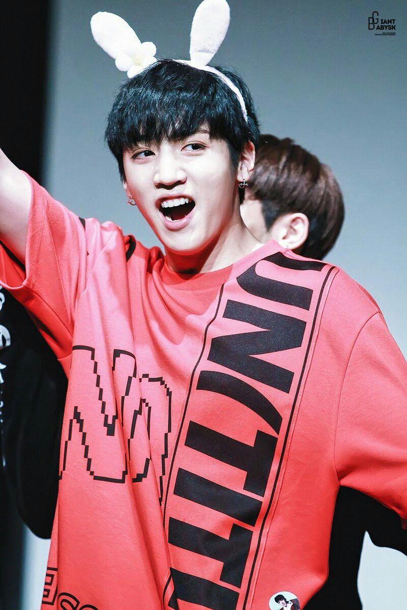 PENTAGON Jung WooSeok. ᏓᏌNᏩ ᏔᎾᎾᏚᎬᎾK. Pentagon