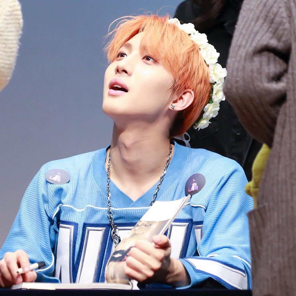 chojinho Instagram photo and videos