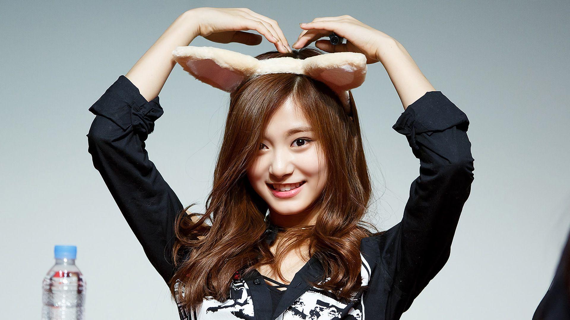 Tzuyu (Chou Tzu Yu) Wallpaper