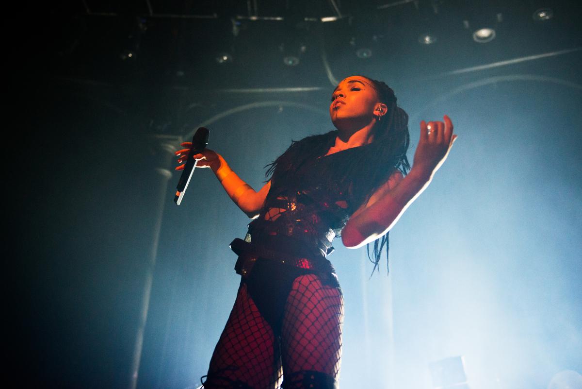 FKA Twigs confirms new single “Cellophane” arriving later today