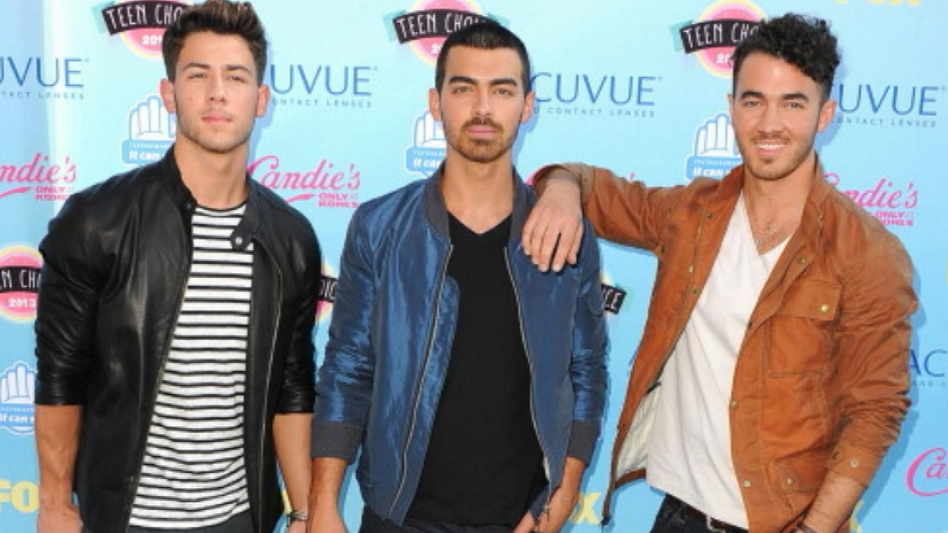 Jonas Brothers Drop Fabulous 'Sucker' Music Video Featuring Priyanka