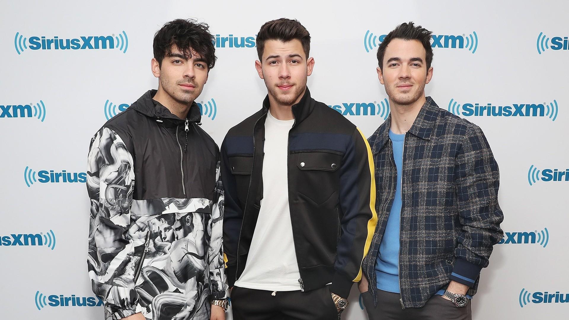 Nick Jonas Offers A Behind The Scenes Look At 'Sucker' Video