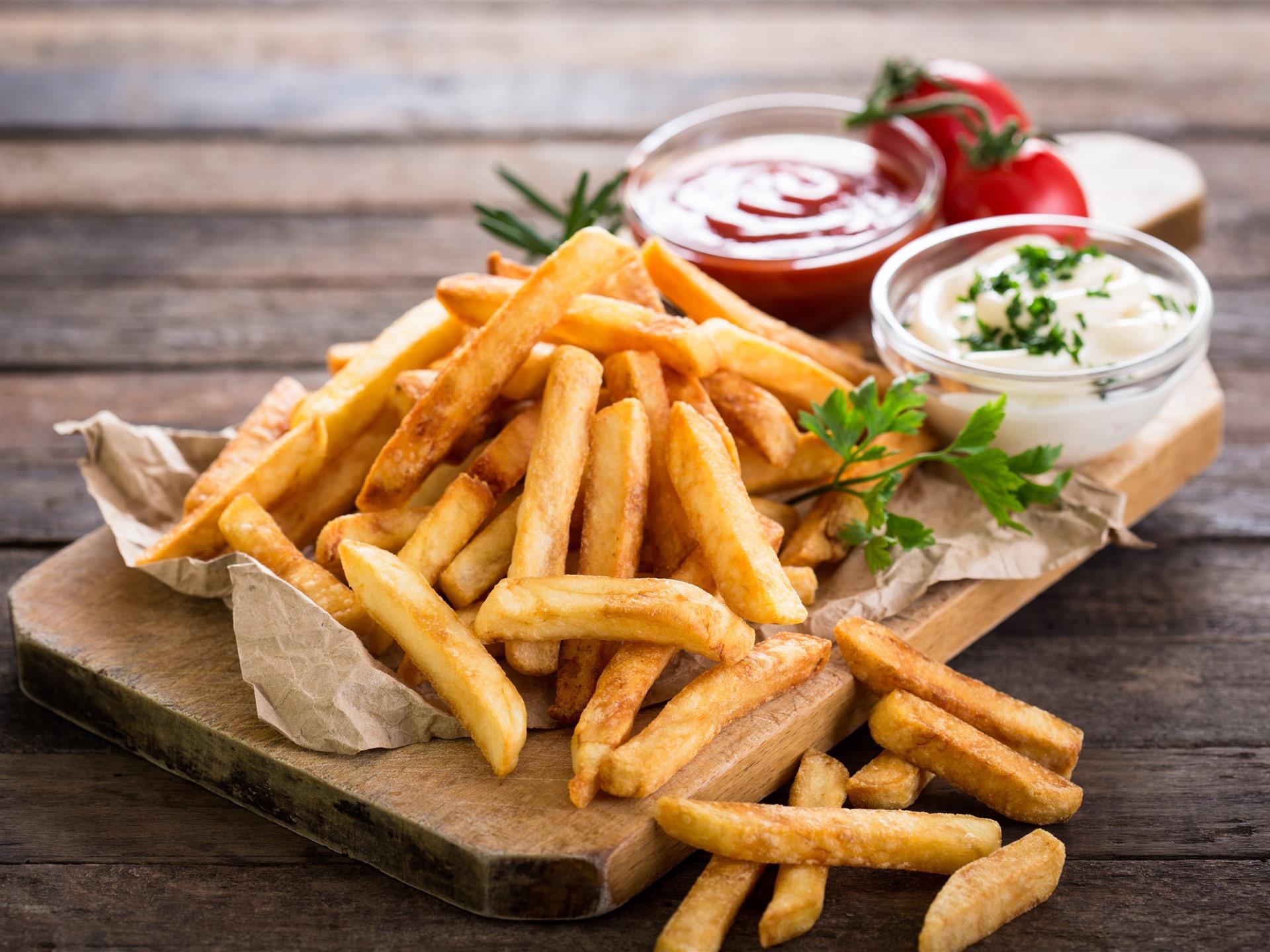 Wallpaper Food, french fries, tomatoes 5120x2880 UHD 5K Picture, Image