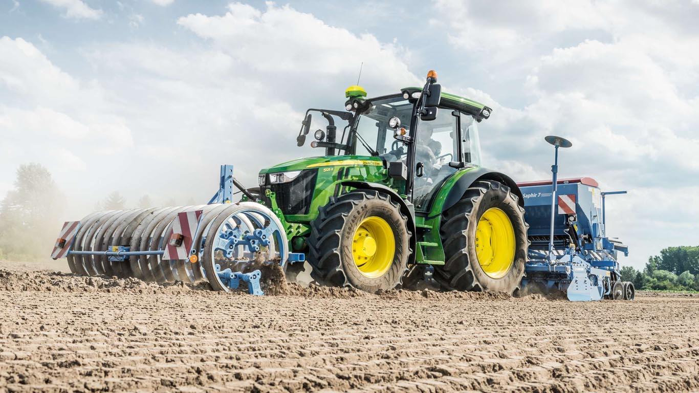 John Deere updates 5R Series tractors for 2019 and Soils