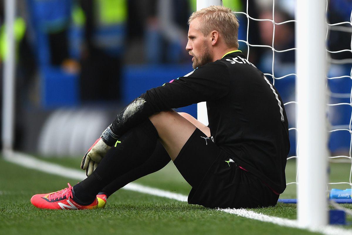 Kasper Schmeichel breaks hand in Champions League draw with FC