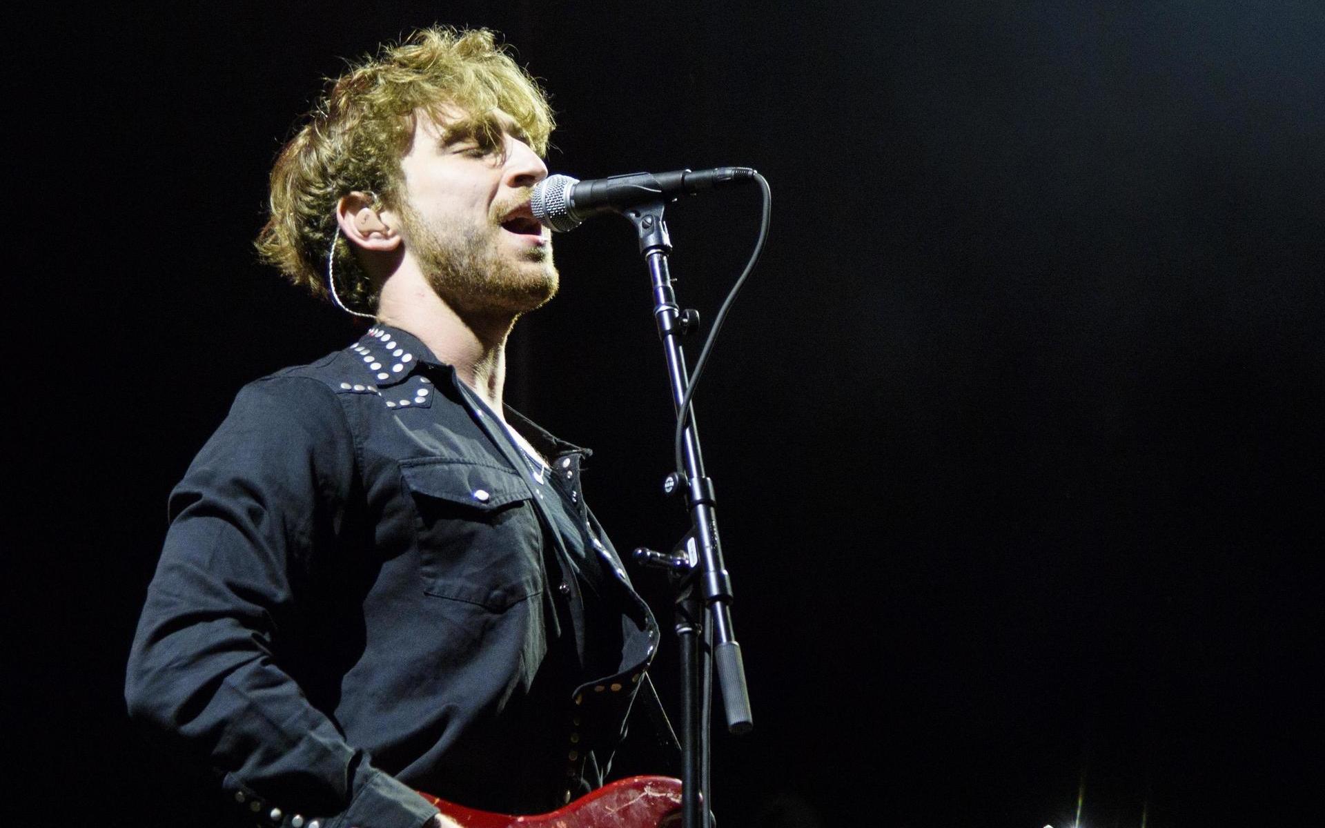 Panic! At The Disco with Two Feet