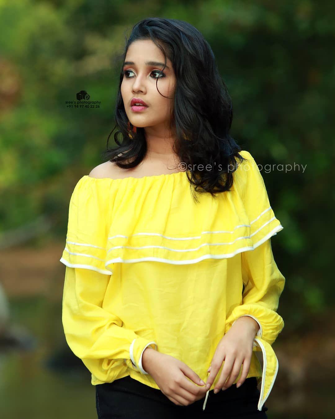 Child Actress Anikha Surendran photohoot, stills HD