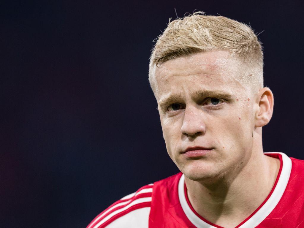 Everton must ignore doubts if there's a chance to sign Donny van de