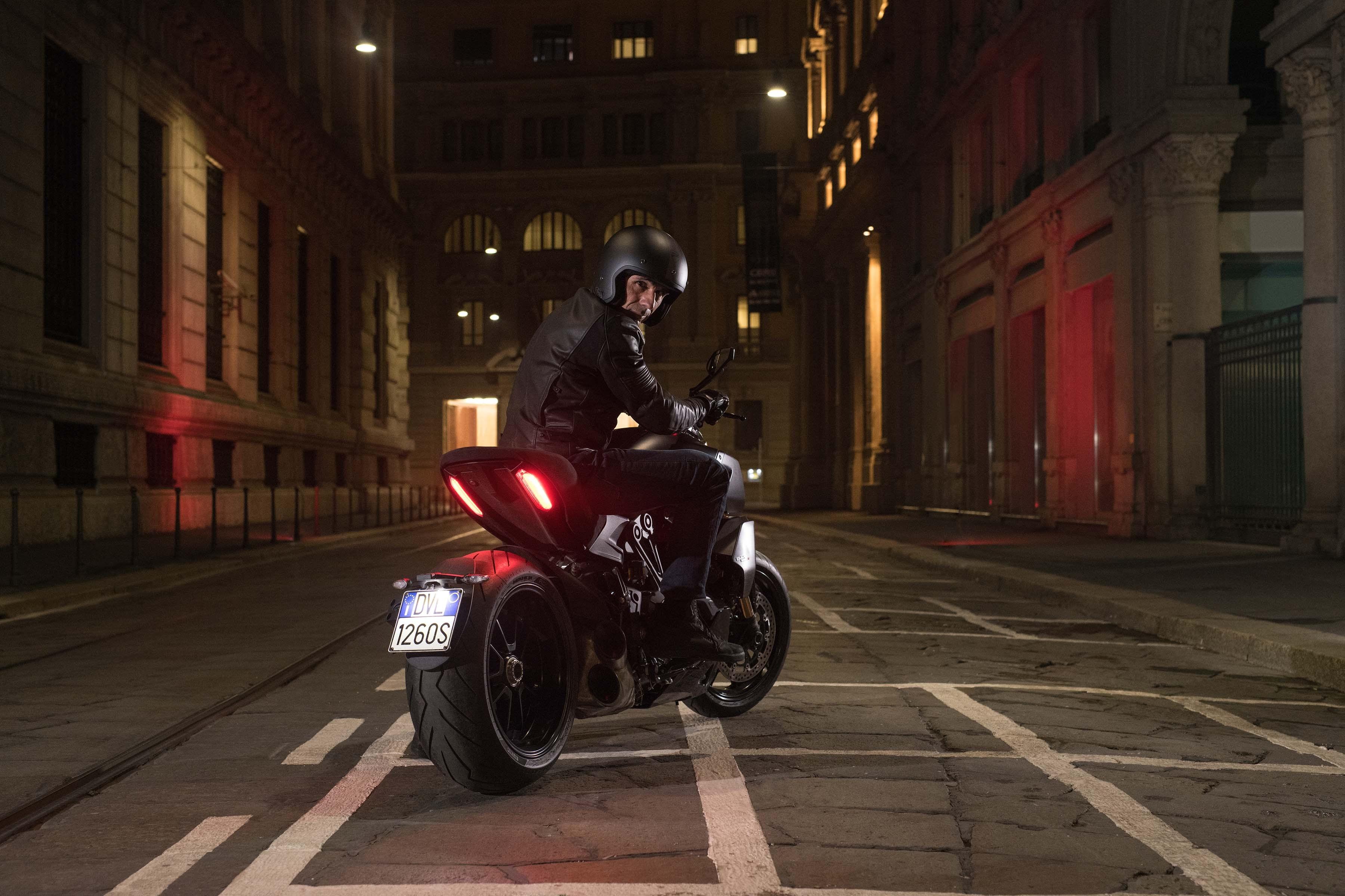 The All New Ducati Diavel 1260 Is One Mean Looking Cruiser