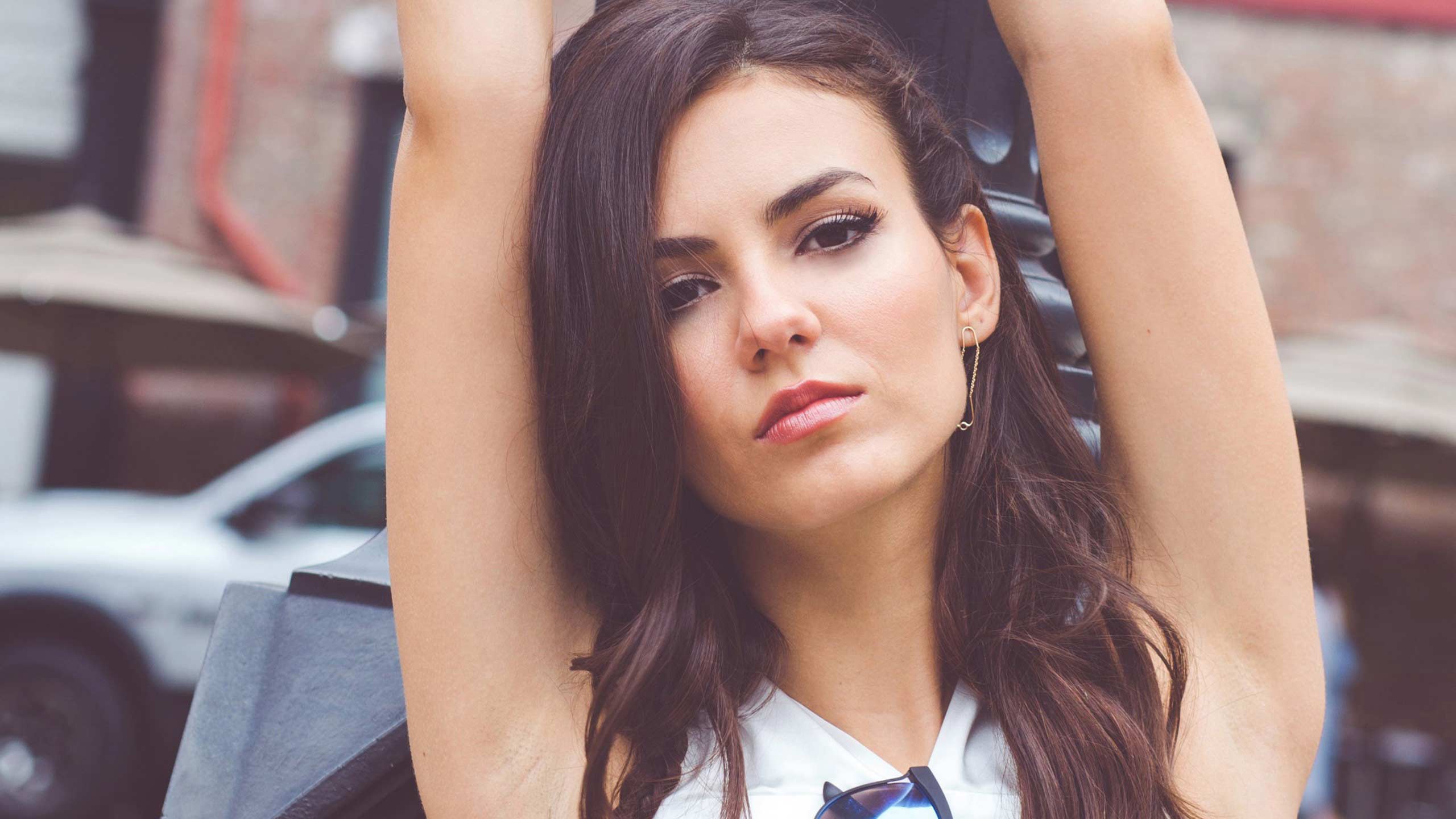 Victoria Justice Beautiful American Actress Wallpaper