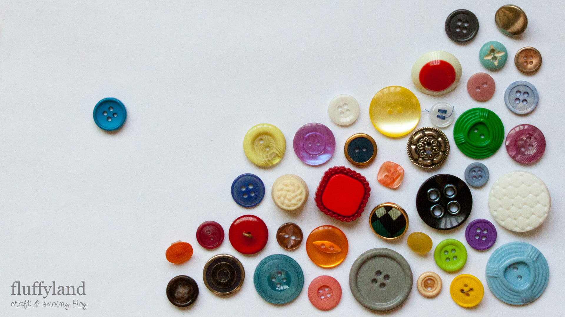 crafty desktop wallpaper: vintage buttons Craft