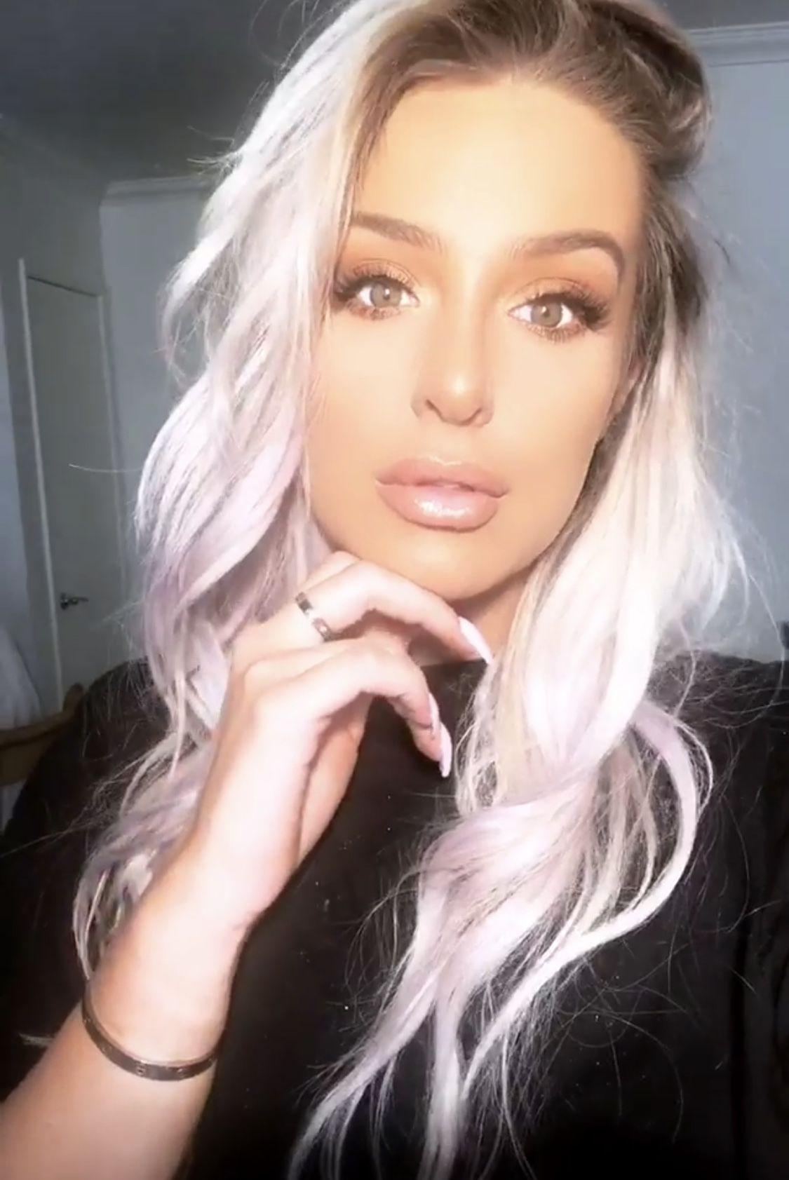 Tana Mongeau Wallpapers - Wallpaper Cave