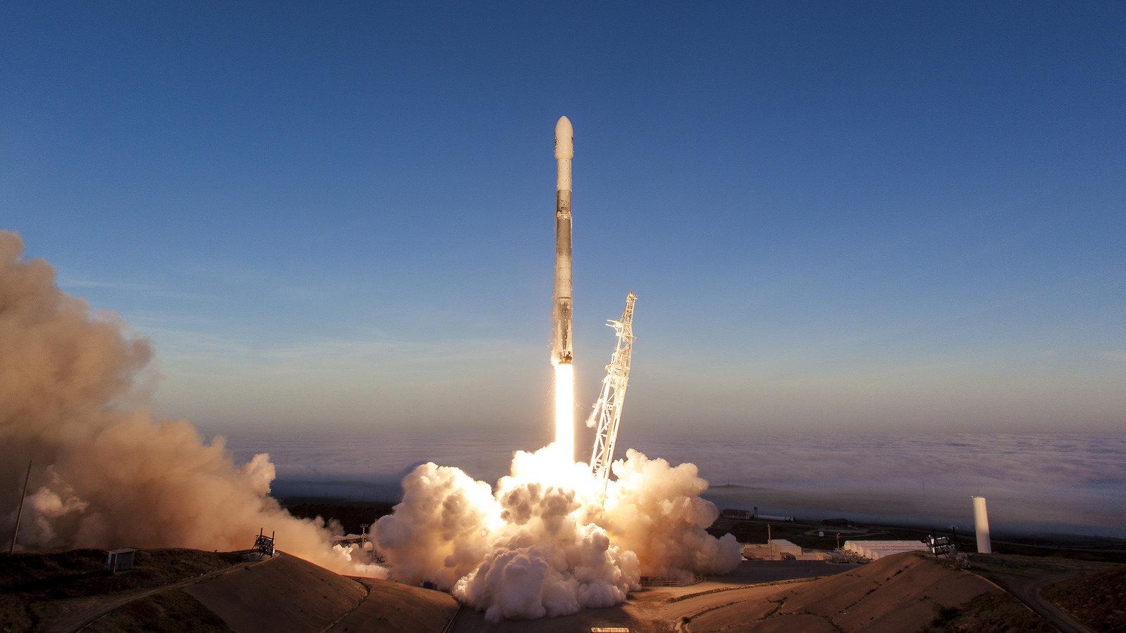 SpaceX cut its latest Falcon 9 stream because it didn't get a license