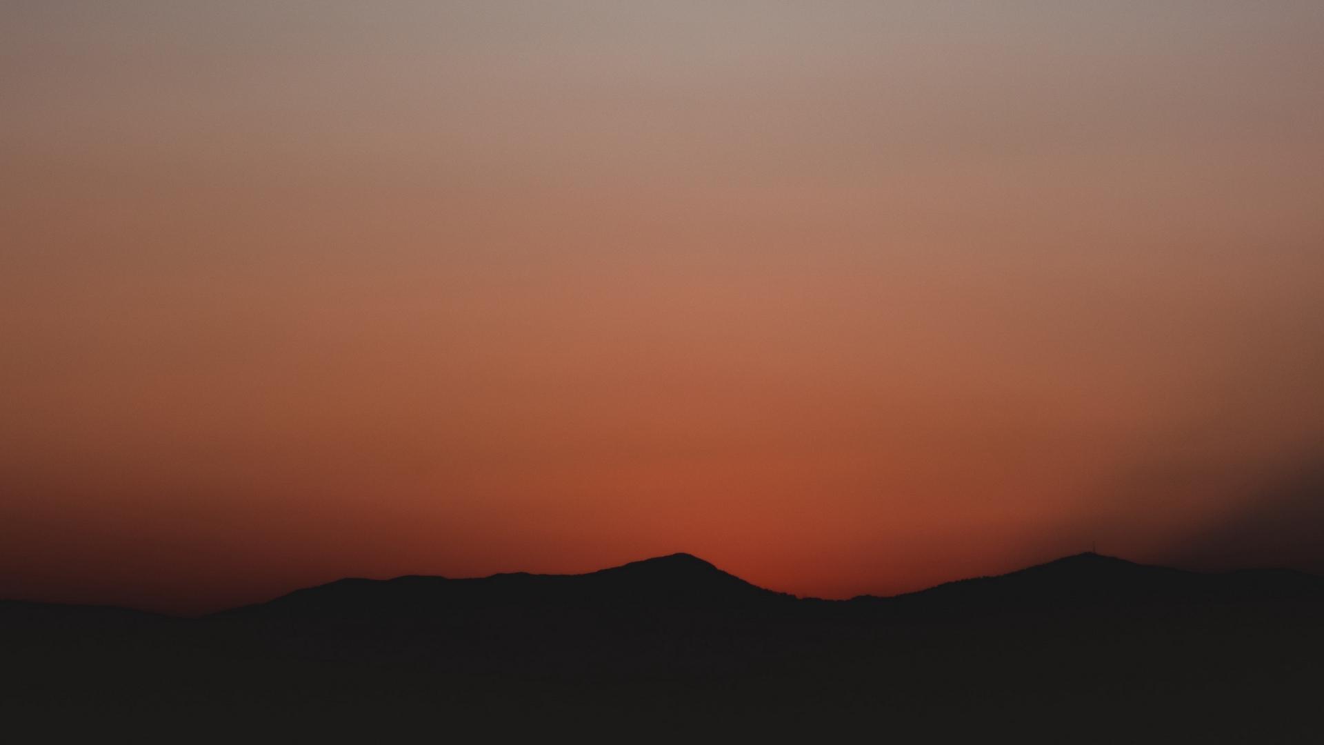 Download wallpaper 1920x1080 mountains, sky, gradient, dark, sunset