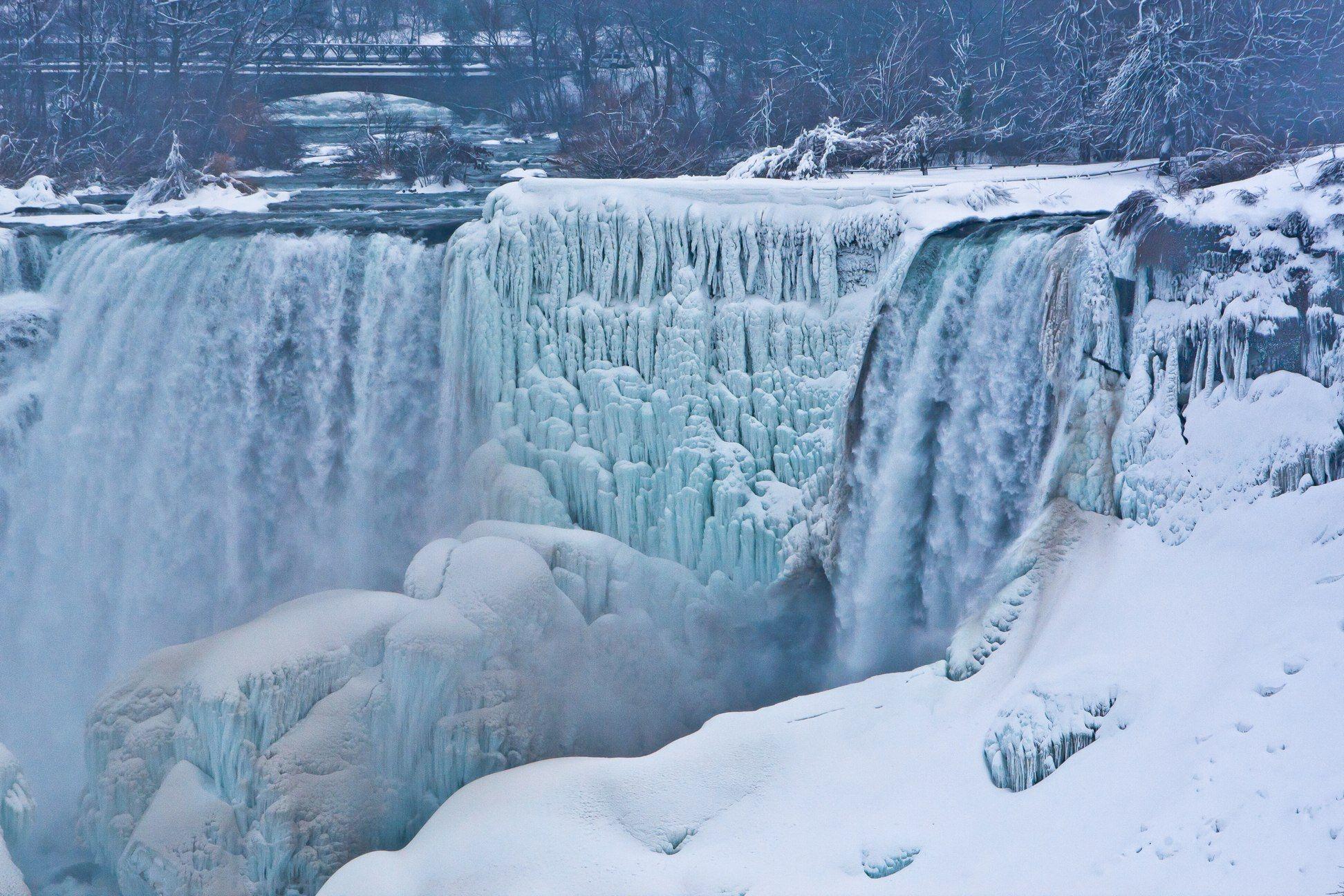 Frozen falls. Awesome Frozen Niagara Falls Wallpaper picture