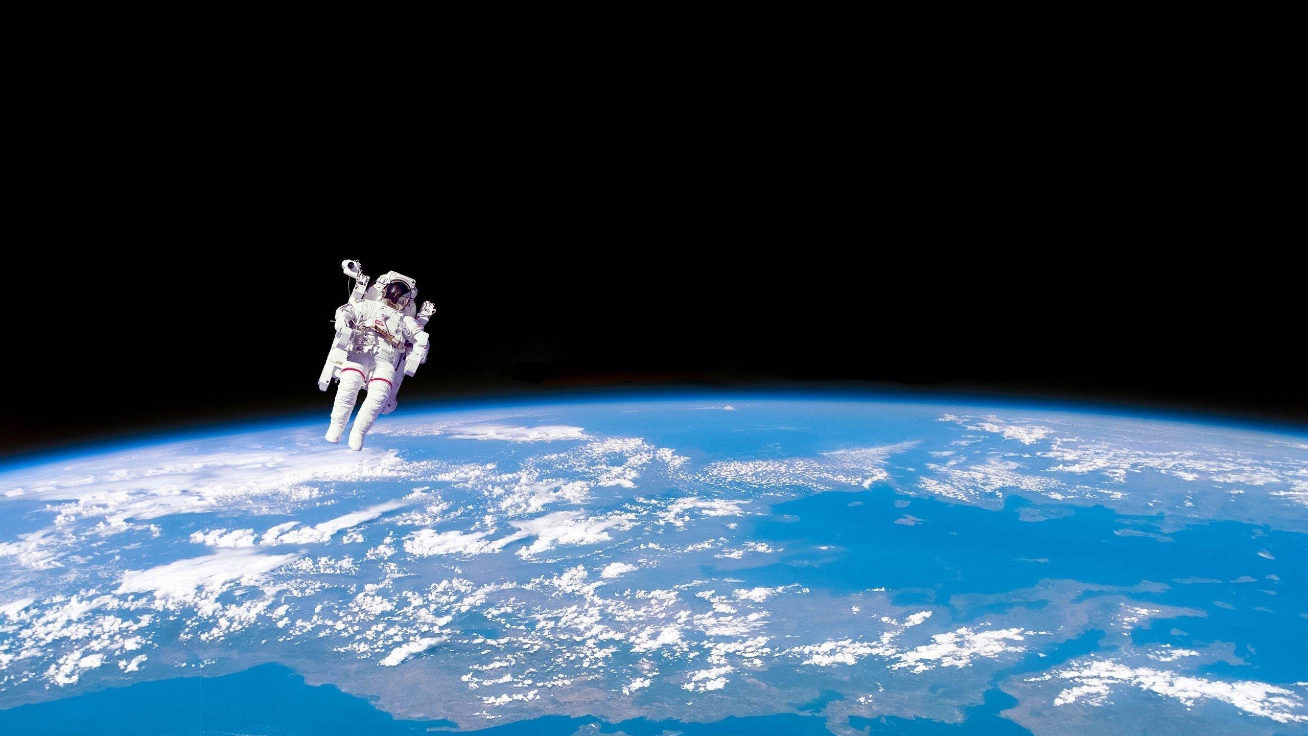 Astronaut in Space HD wallpaper