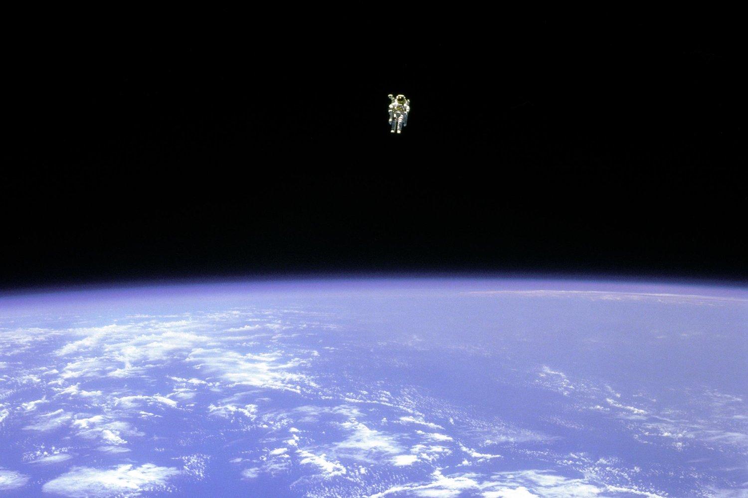 Astronaut Floating In Space Wallpaperx999