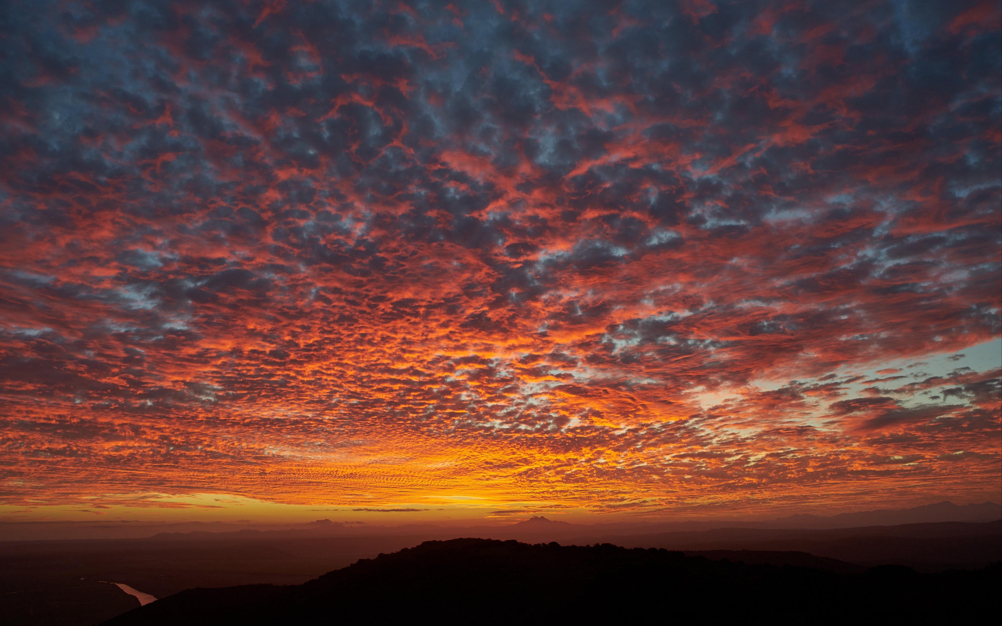 Download wallpaper 3840x2400 clouds, sky, fiery, sunset 4k ultra HD