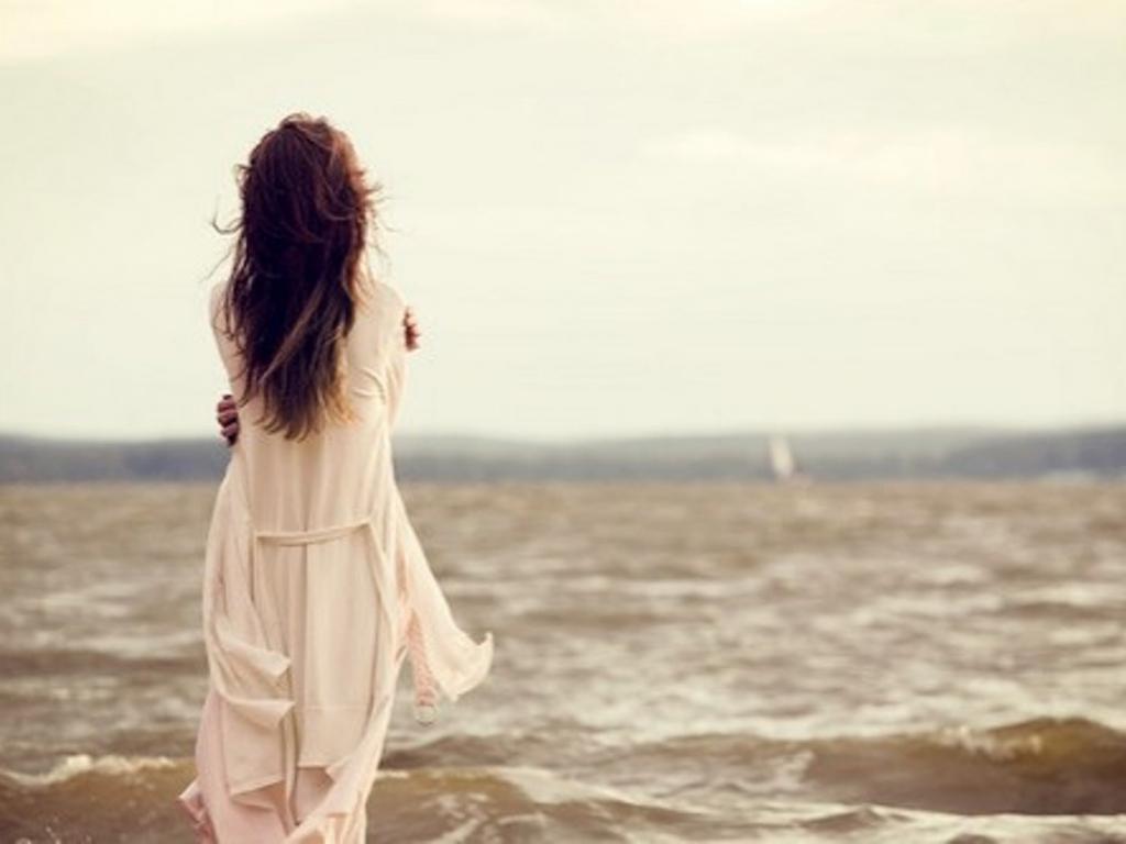 HD WALLPAPERS FOR DESKTOP: sea girl HD wallpaper