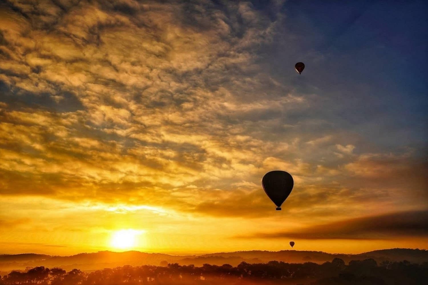 Hot Air Ballooning Over Northern Tasmania