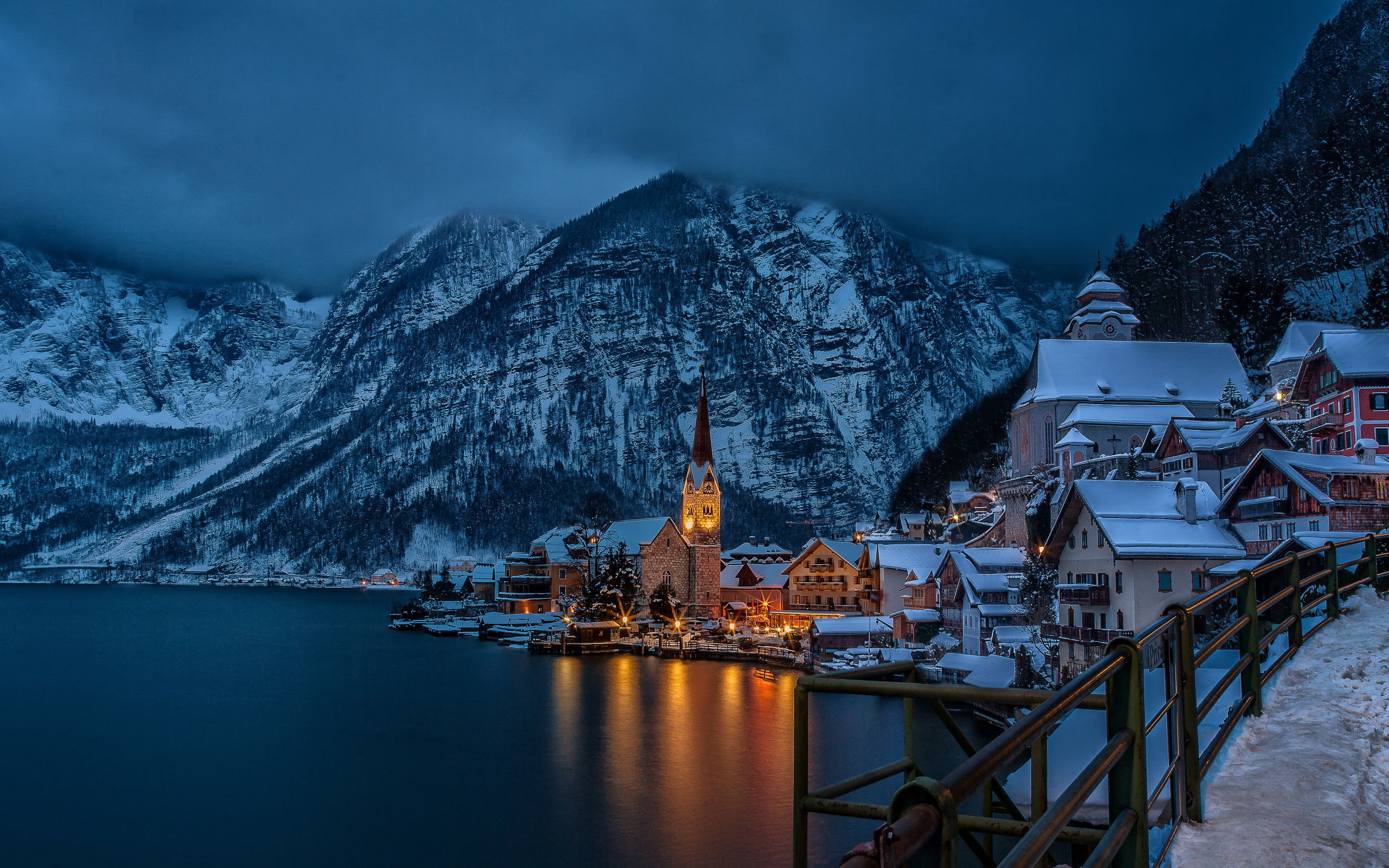 Download Wallpaper Winter night Hallstatt, Austria (2560x1600)