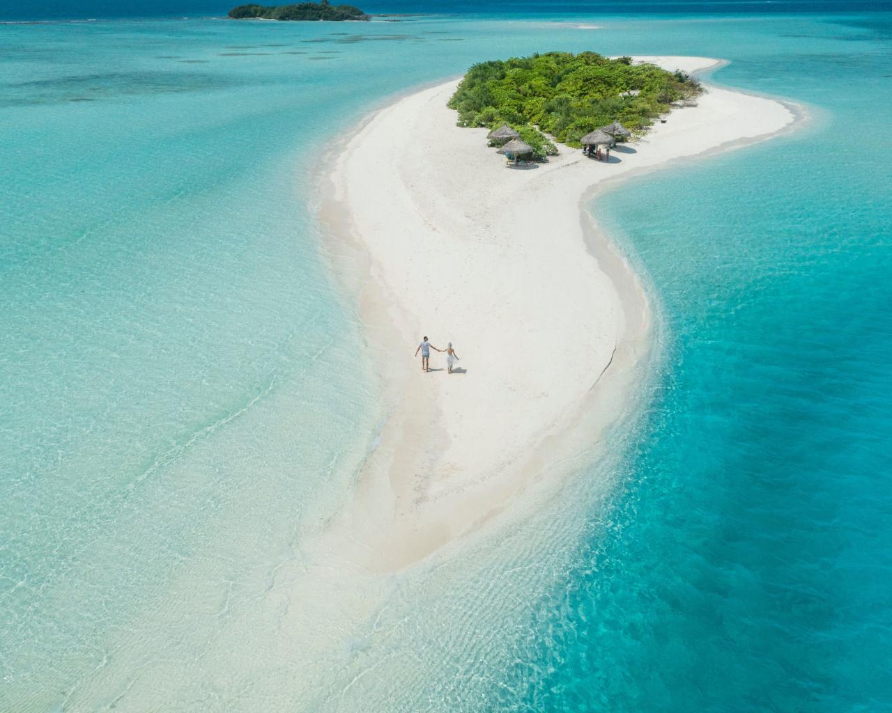 Download 1280x1024 wallpaper beach, aerial view, tropical island