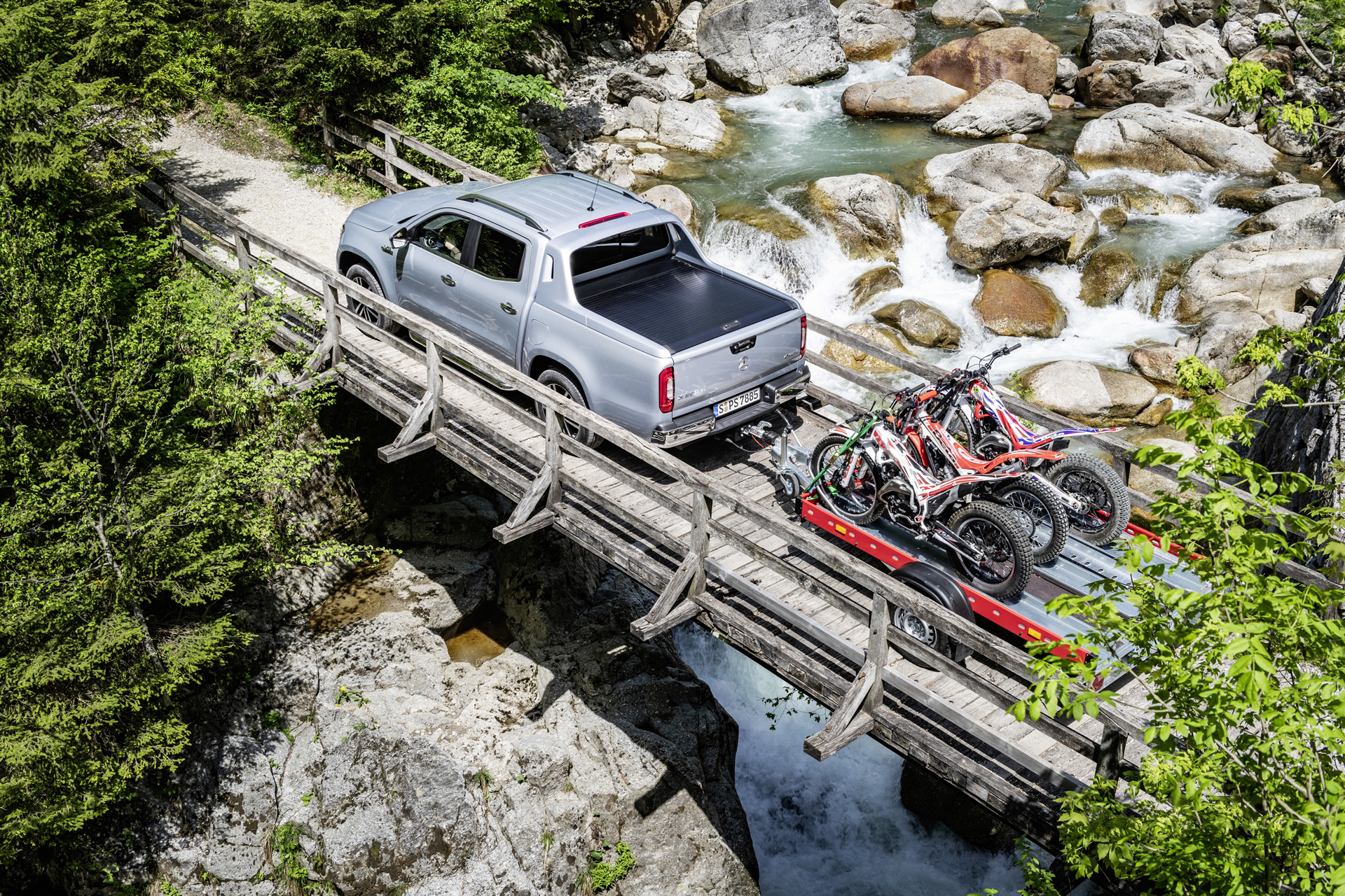 Mercedes Benz Trucks