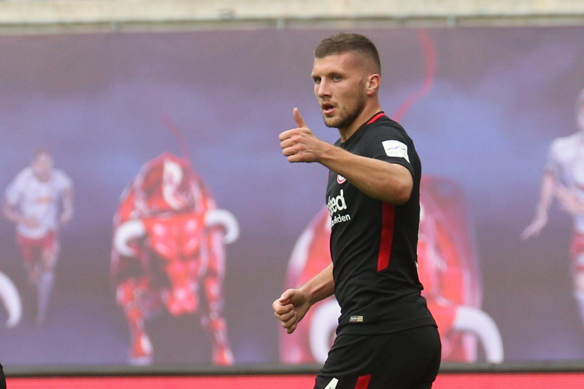 Ante Rebic. That ass tho. Ante Rebić ❤❤. Soccer players, Soccer