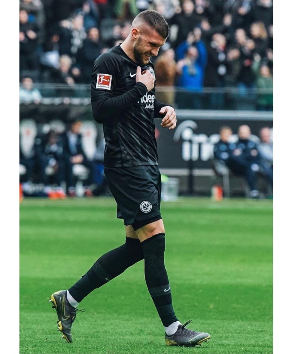 Ante Rebic in action during the Bundesliga match between Eintracht