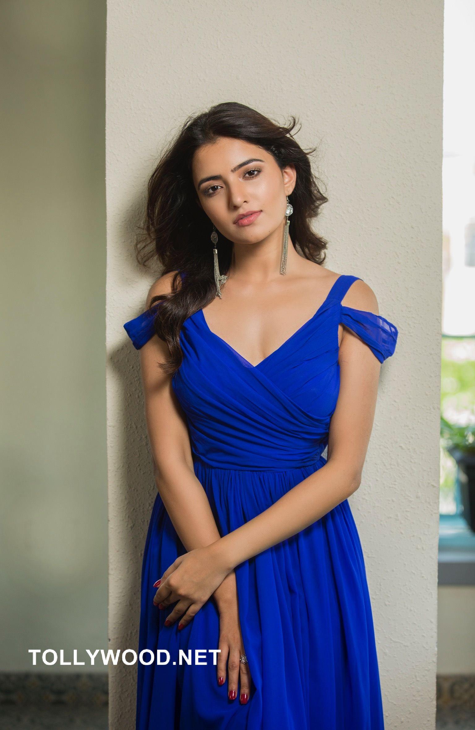 Rukshar Dhillon Photo, Rukshar Dhillon Stills, Rukshar Dhillon Latest