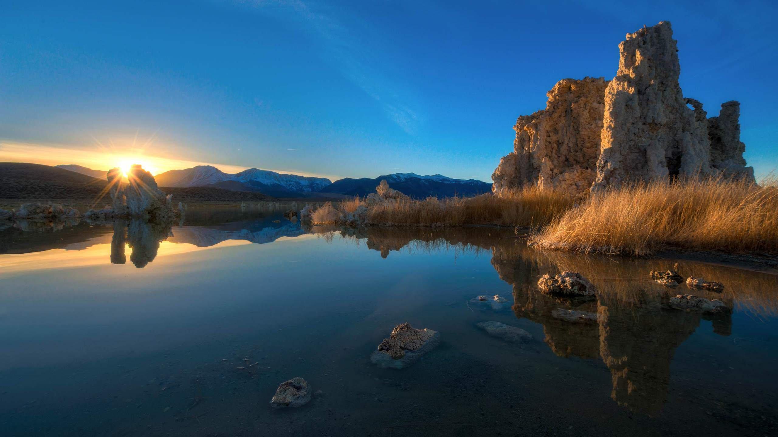 Clear Blue Skies and Crystal Clear Reflections Over Mono Lake HD
